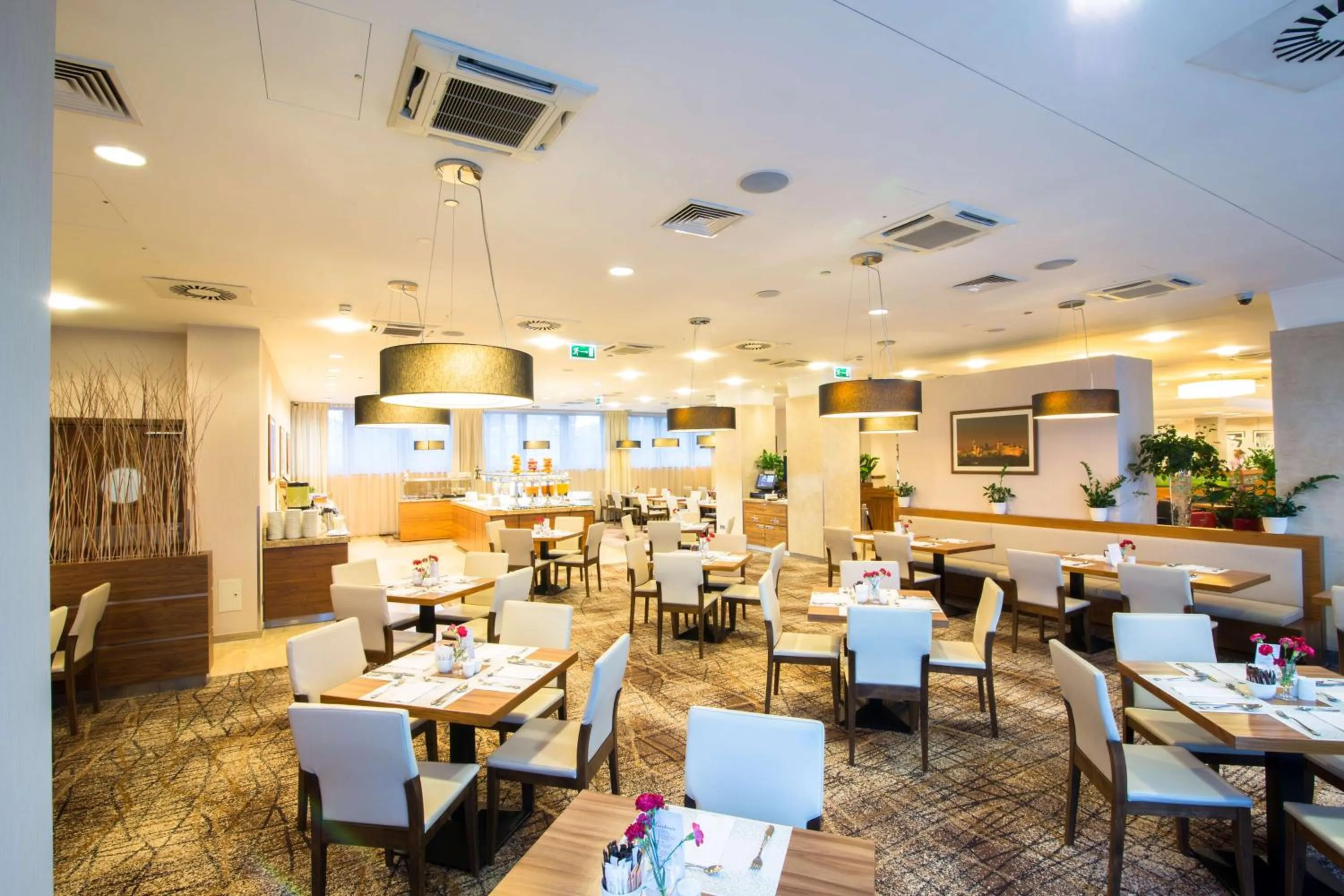 Restaurant/places to eat in Hilton Garden Inn Krakow