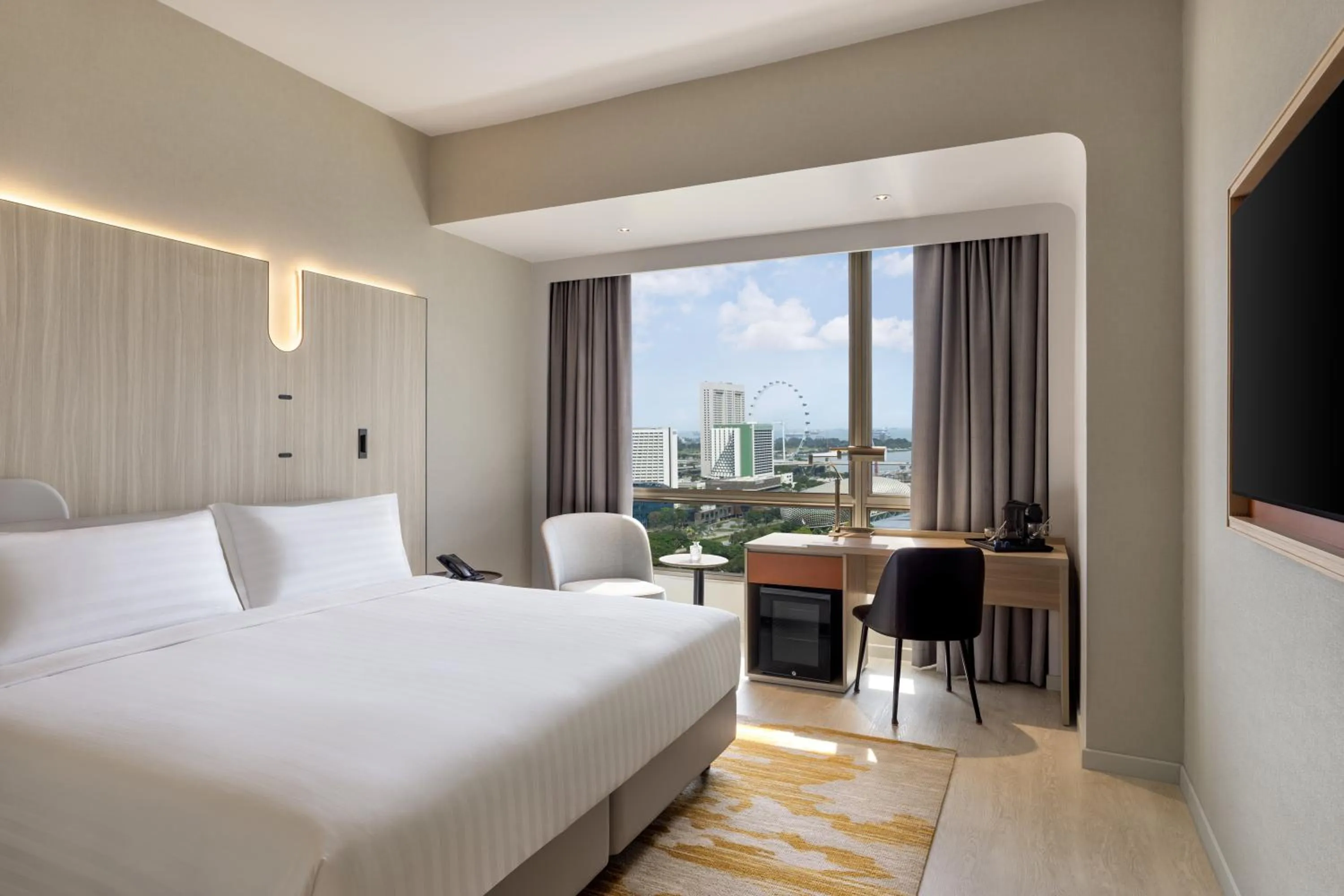 Bedroom, Bed in Wyndham Singapore Hotel