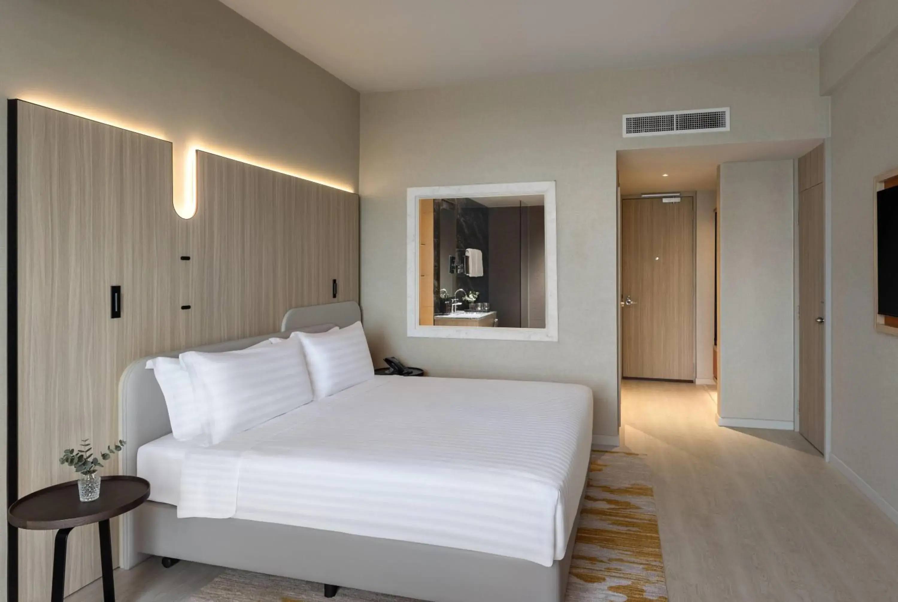 Executive Club King Room with Marina Bay View in Wyndham Singapore Hotel Executive Club King Room with Marina Bay View in Wyndham Singapore Hotel