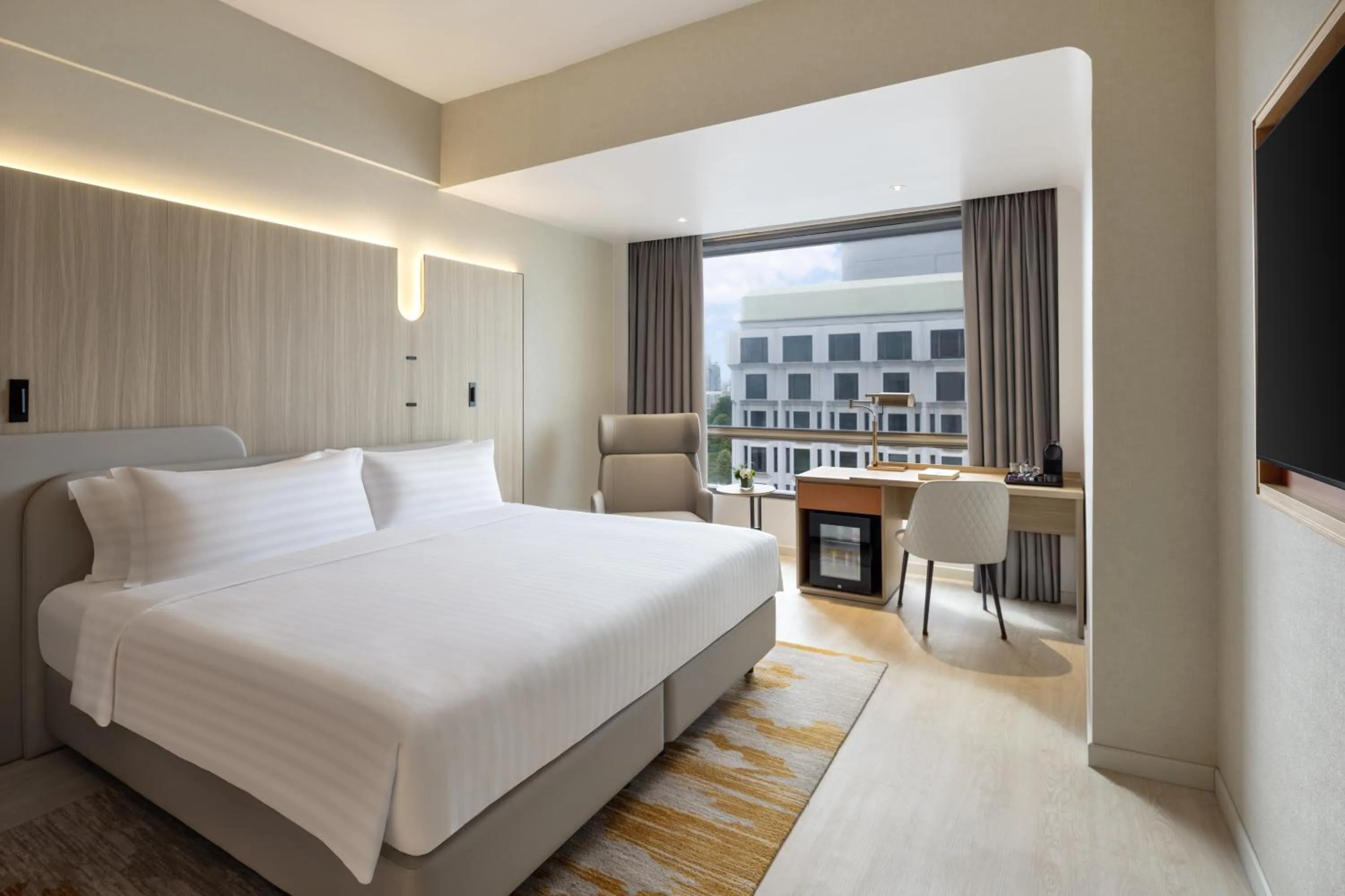 Bedroom, Bed in Wyndham Singapore Hotel