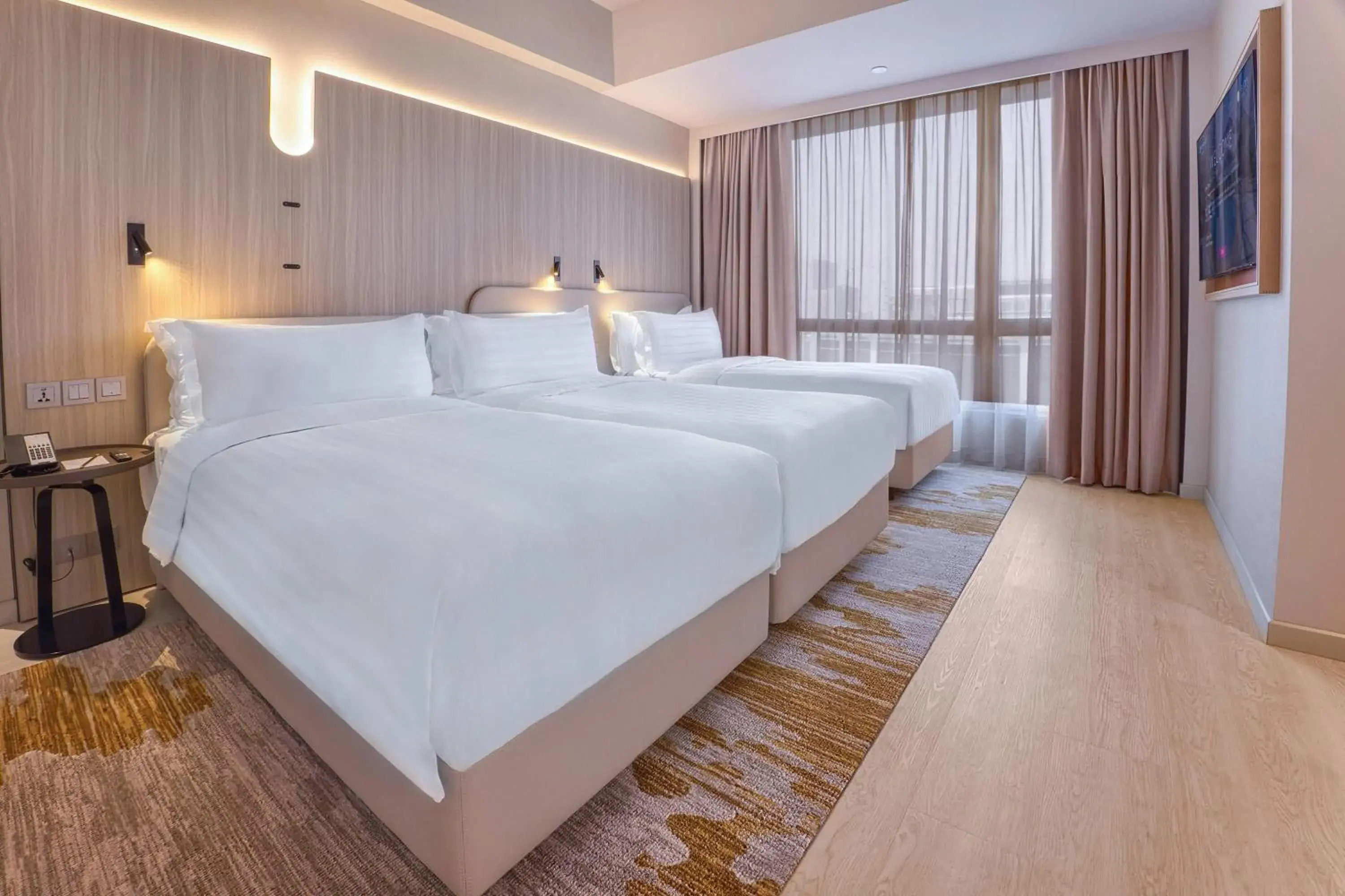 Deluxe Triple Room in Wyndham Singapore Hotel Deluxe Triple Room in Wyndham Singapore Hotel