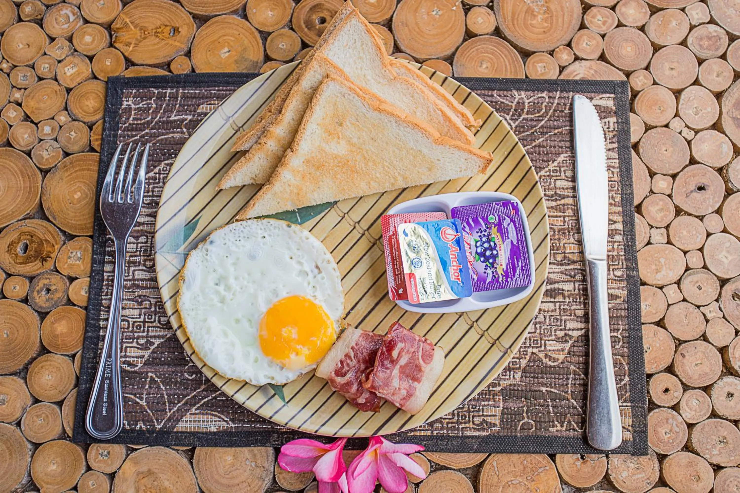 Breakfast in Kabeh Jati Garden Villa & Restaurant