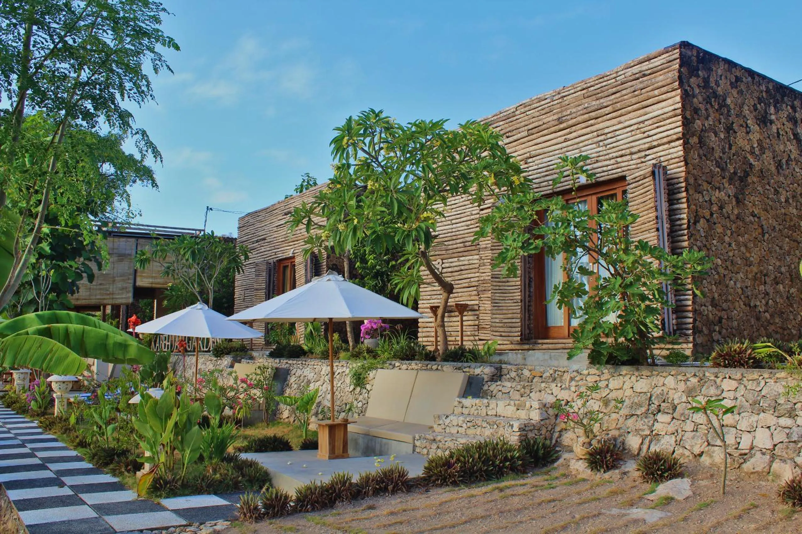 Patio in Kabeh Jati Garden Villa & Restaurant