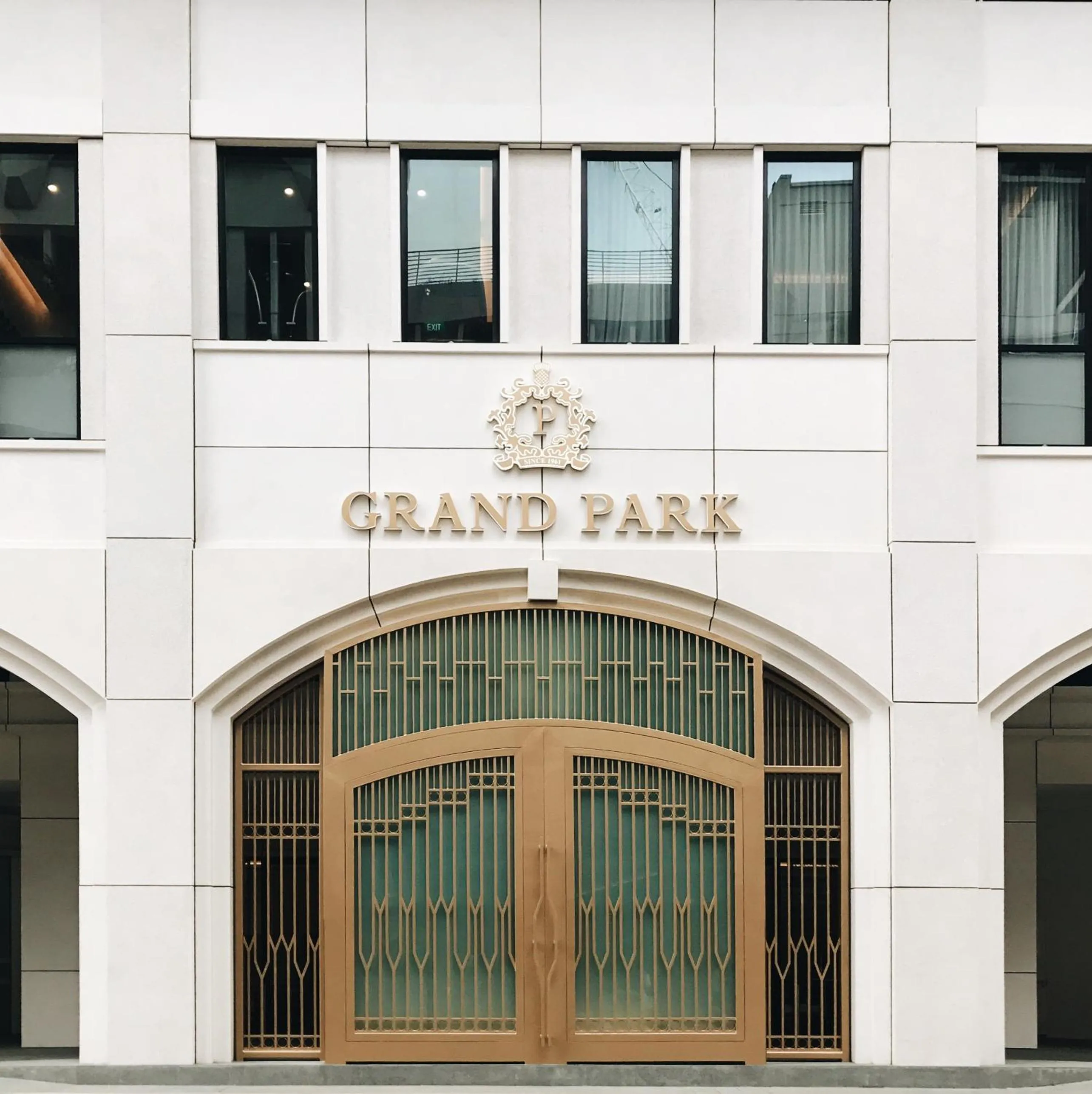 Facade/entrance in Grand Park City Hall