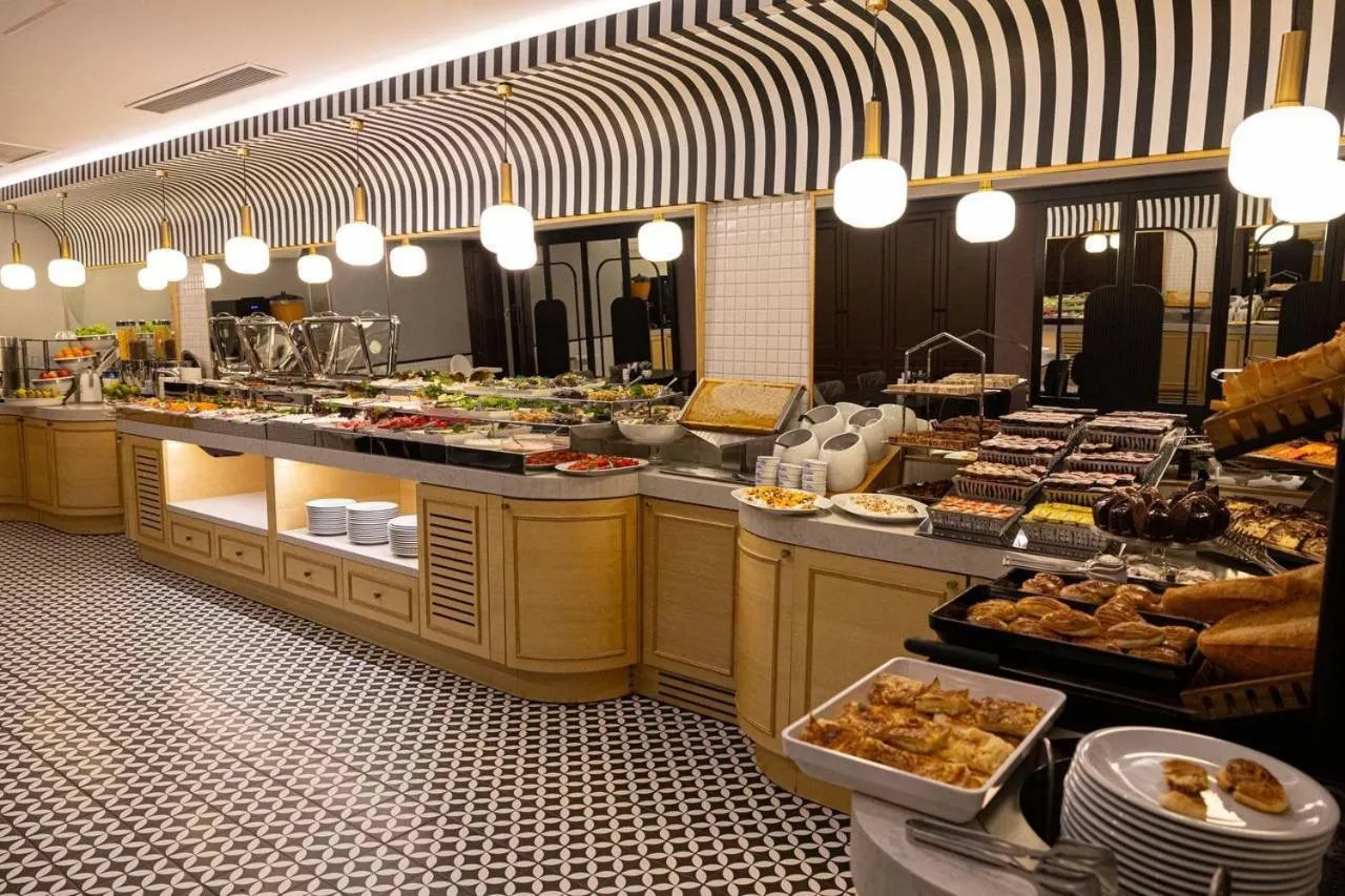 Breakfast in Hotel Eyfel