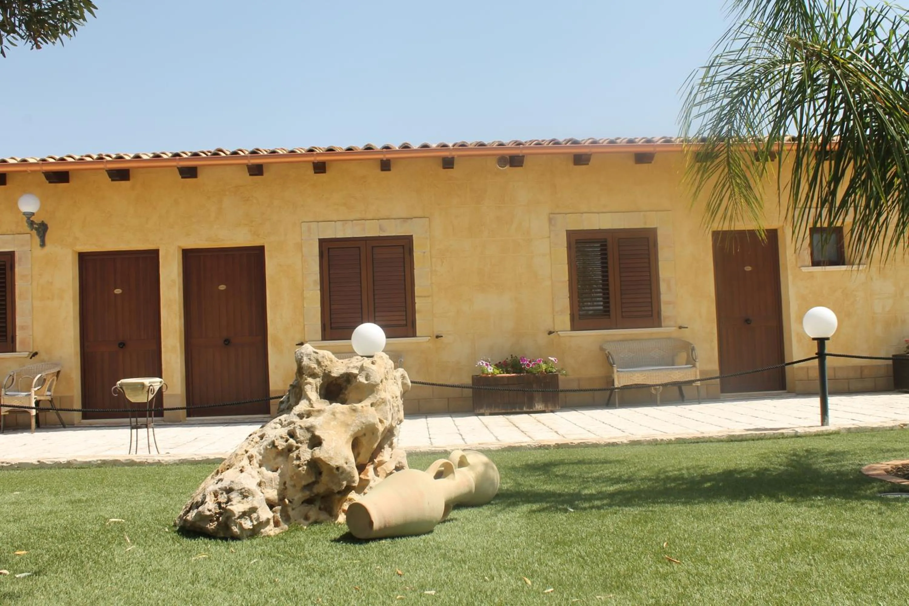 Facade/entrance in Villa Alisia