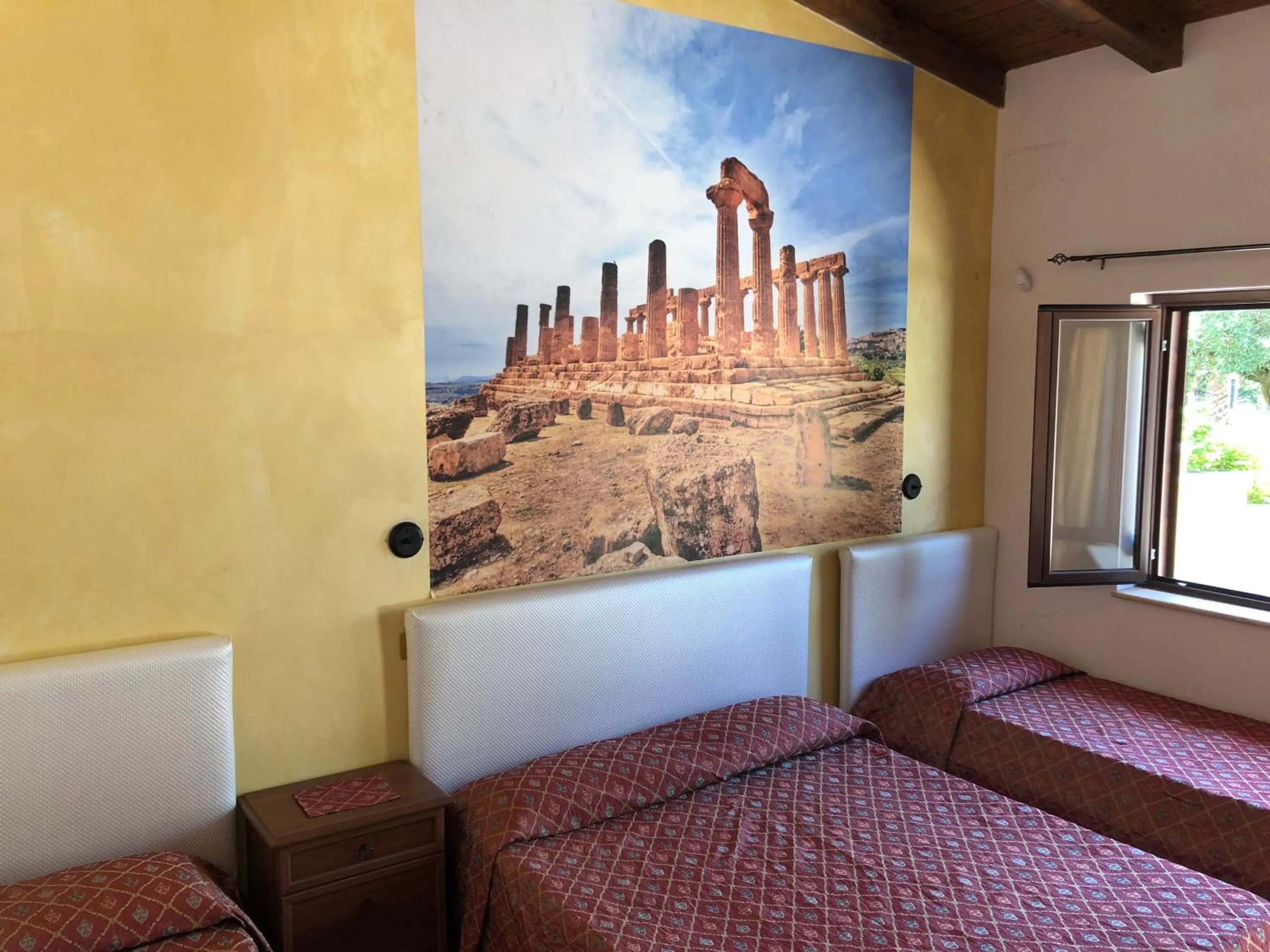 Photo of the whole room in Villa Alisia