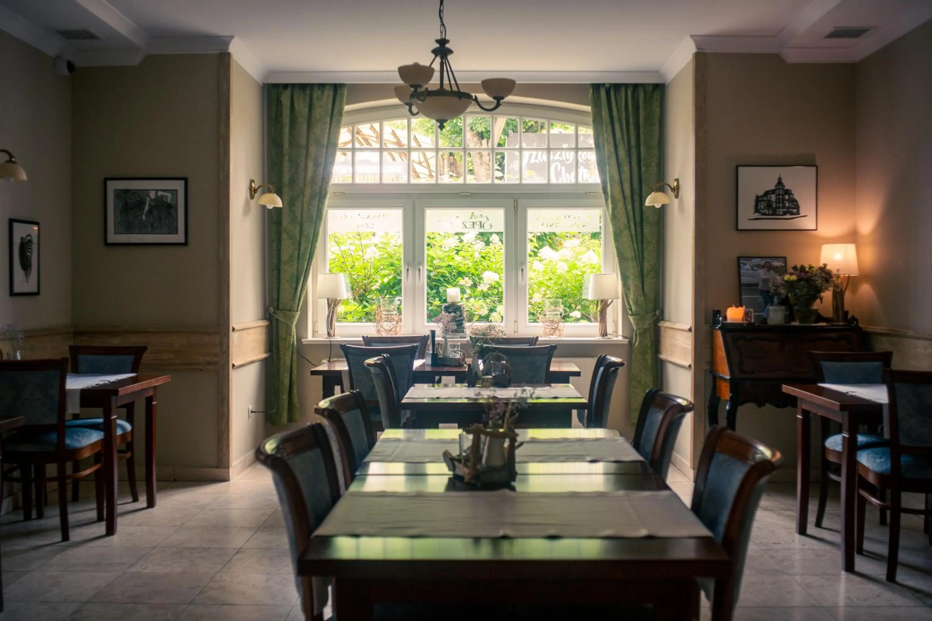 Restaurant/places to eat in Villa Stella Maris