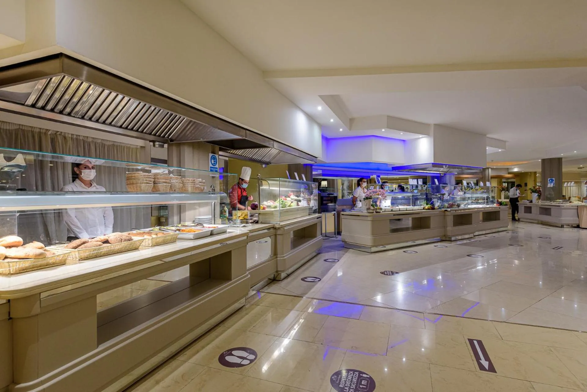 Dinner in Acacia Resort Parco Dei Leoni