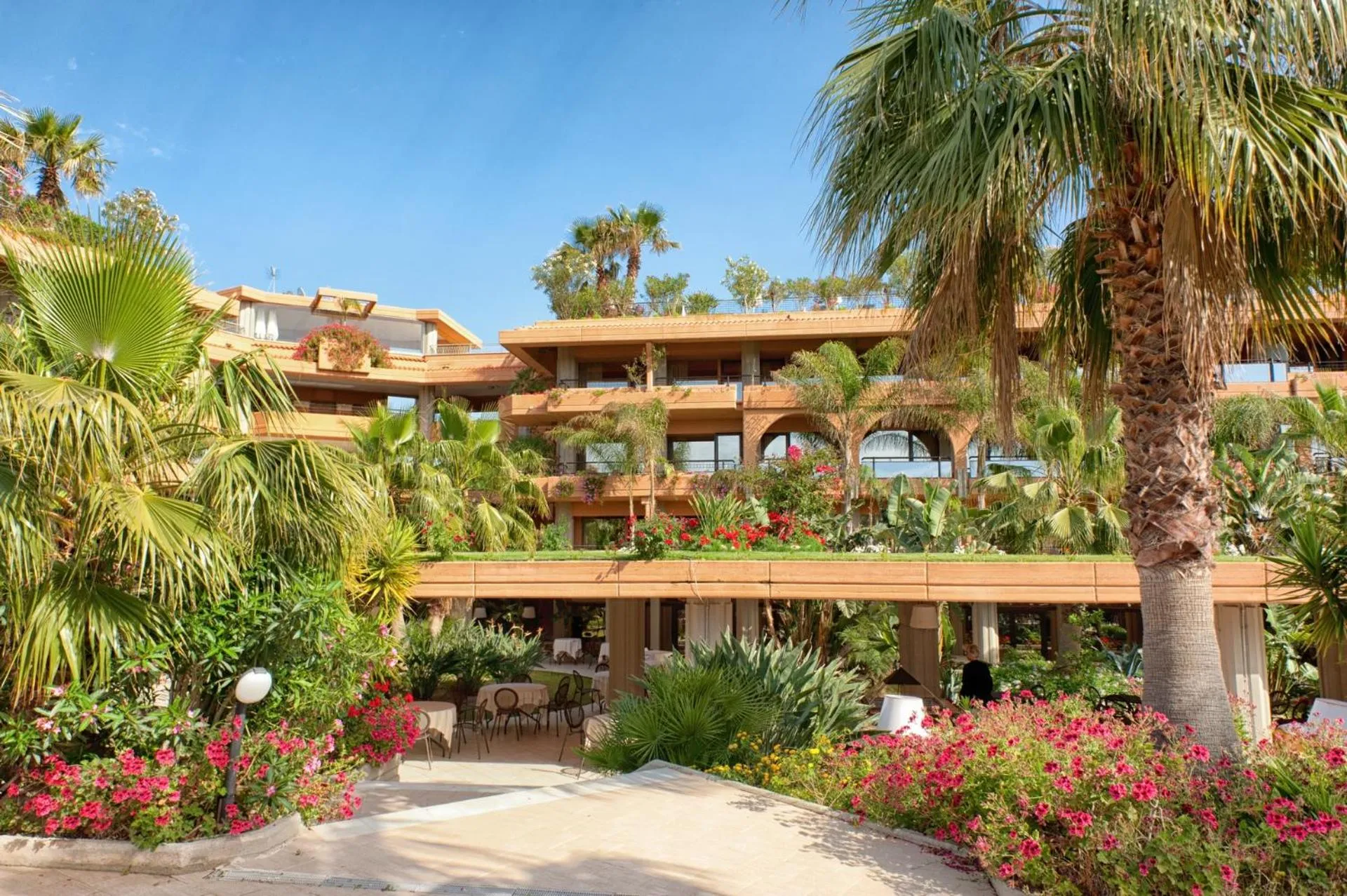 Summer in Acacia Resort Parco Dei Leoni