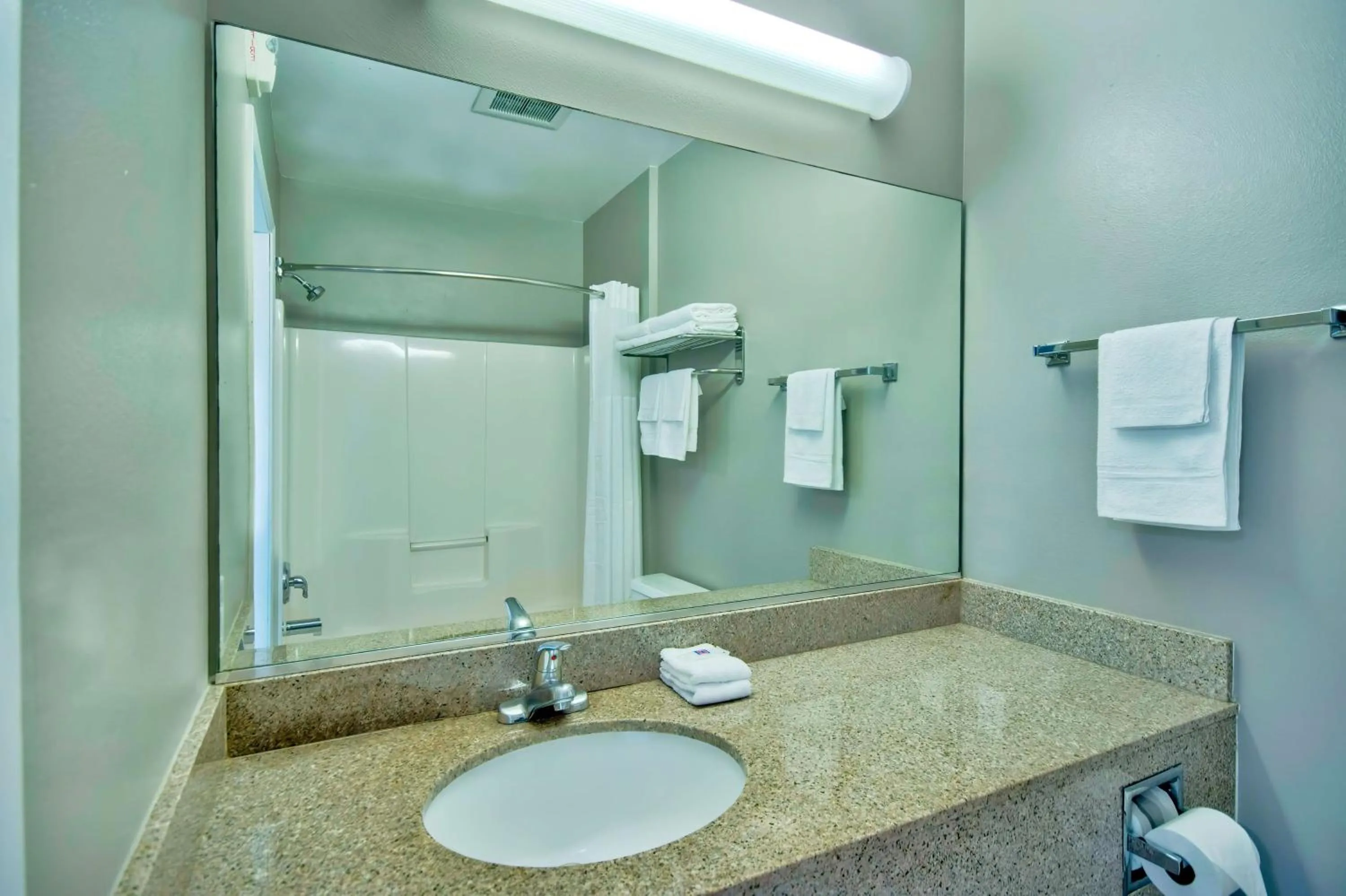 Bathroom in Studio 6-Bakersfield, CA