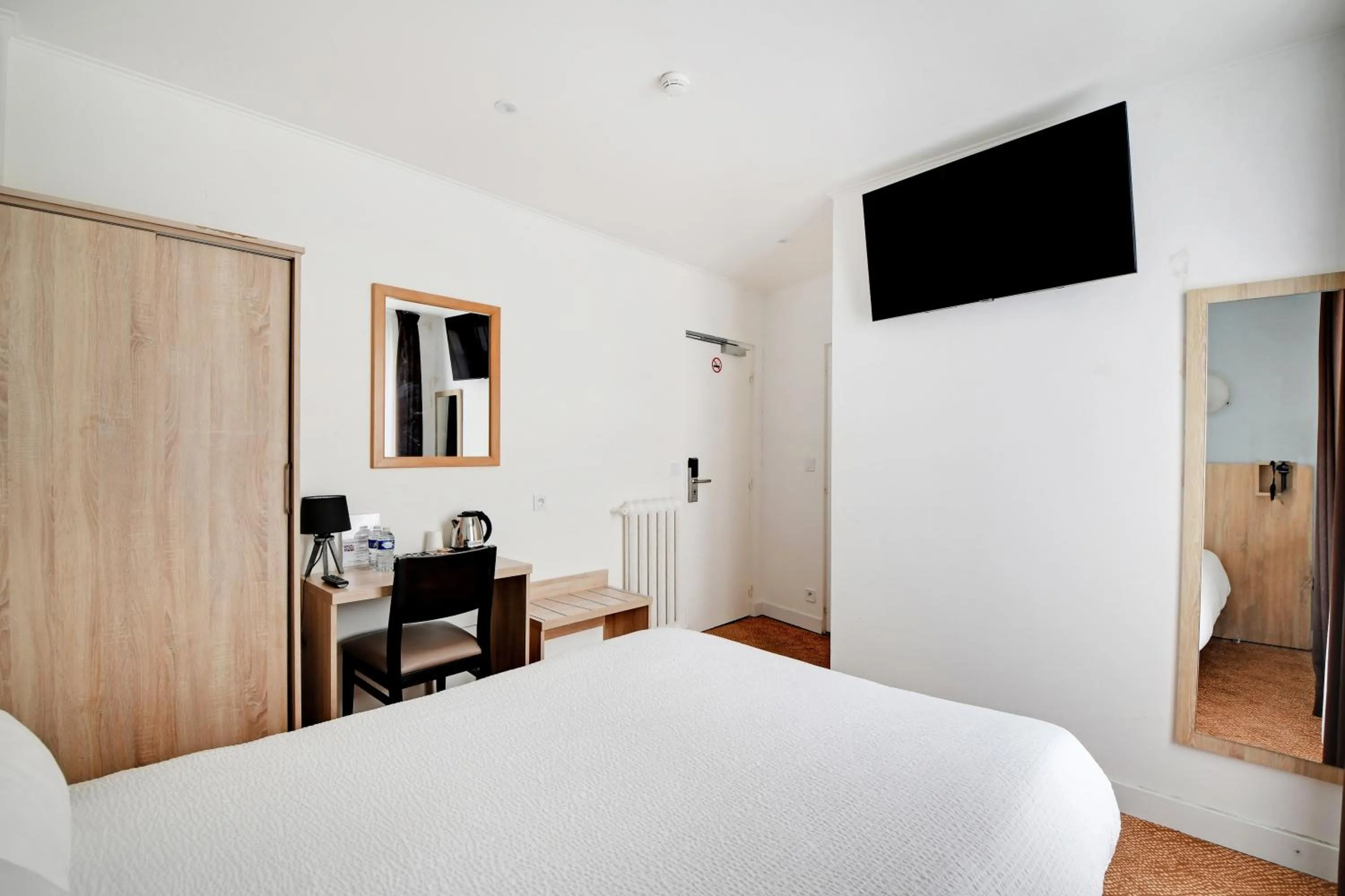 Bedroom, Bed in Altona