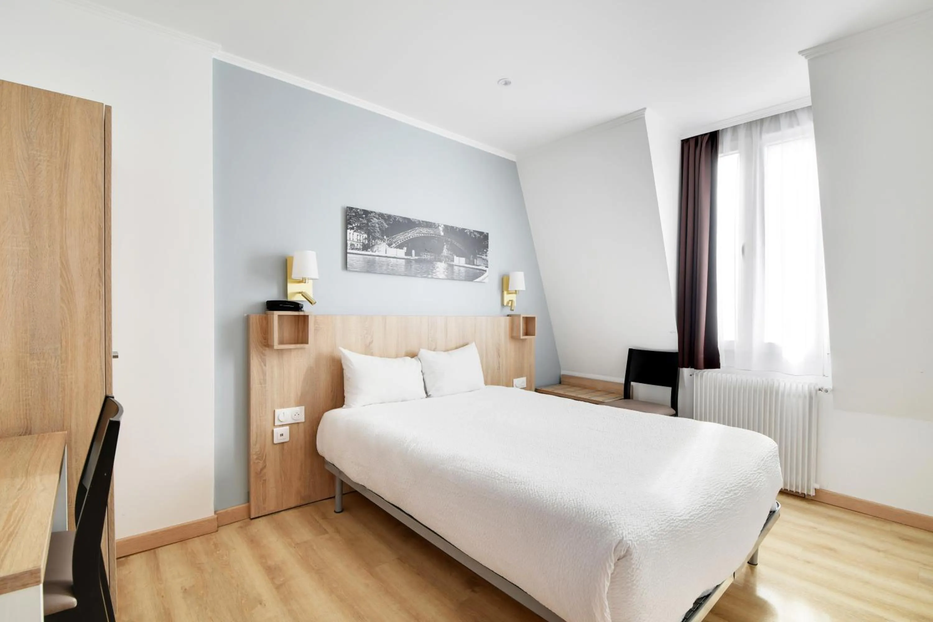 Bedroom, Bed in Altona