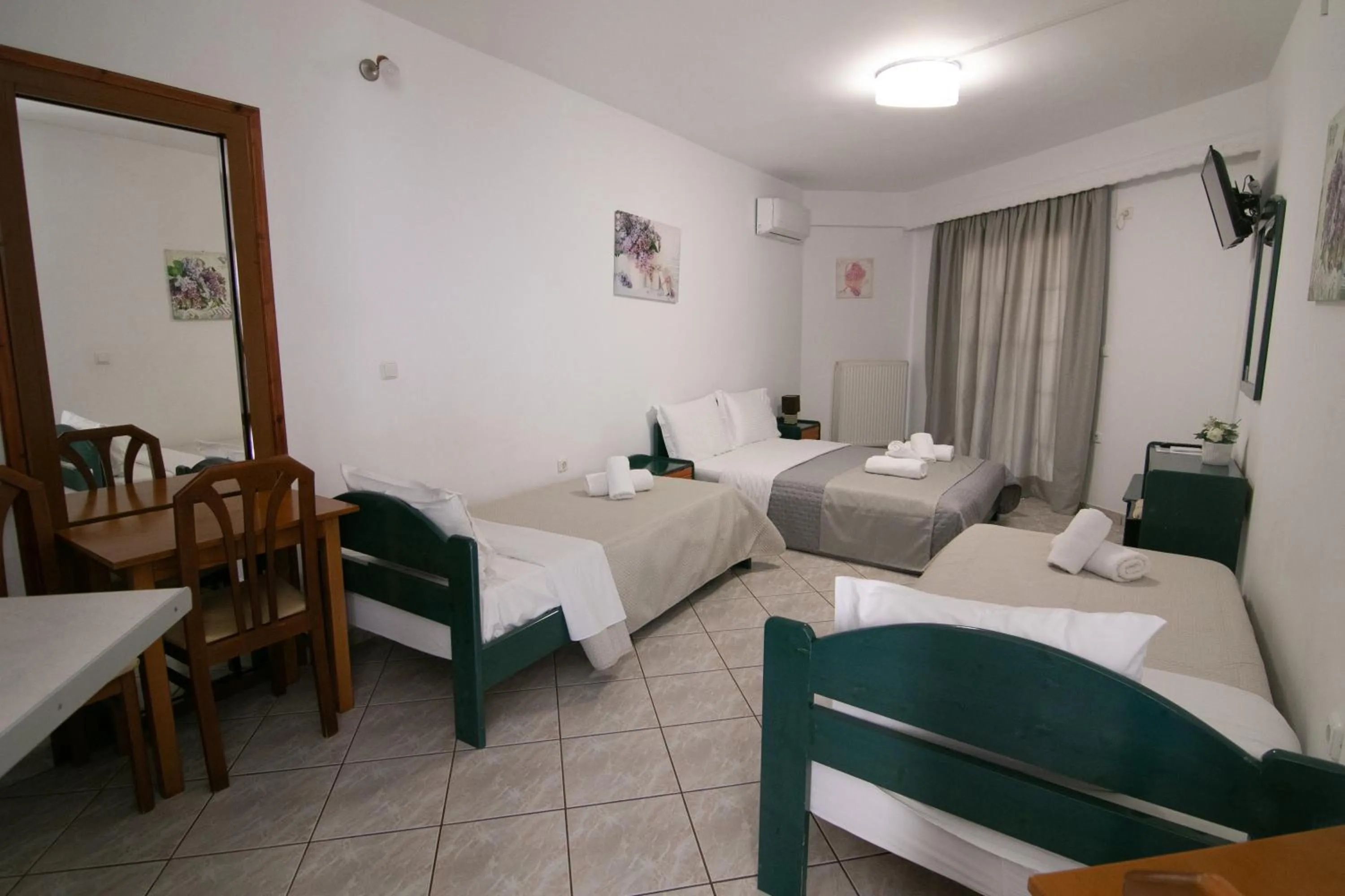 Bed in Malvasia Corner Studios - ex Romeo's House