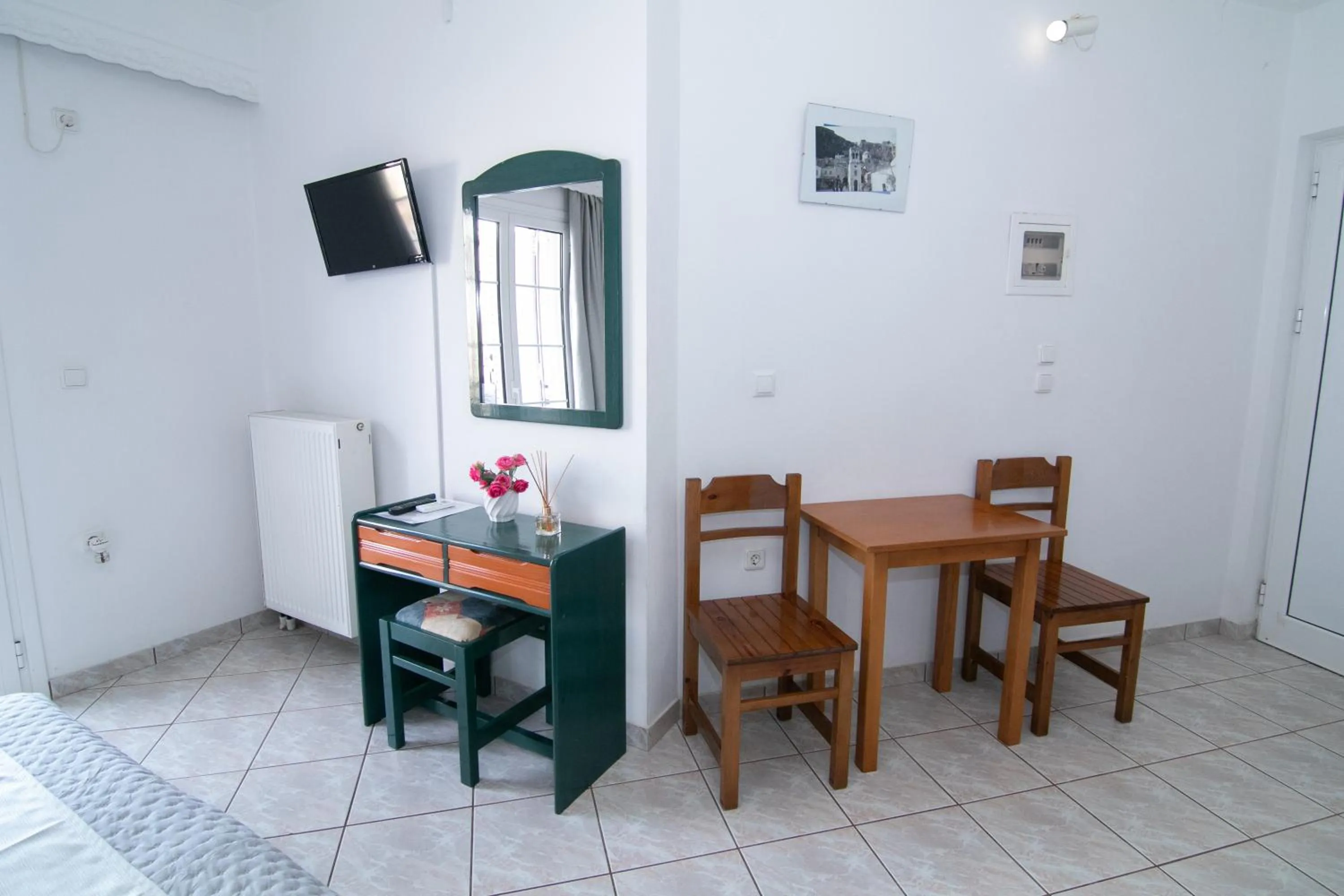 Malvasia Corner Studios - ex Romeo's House