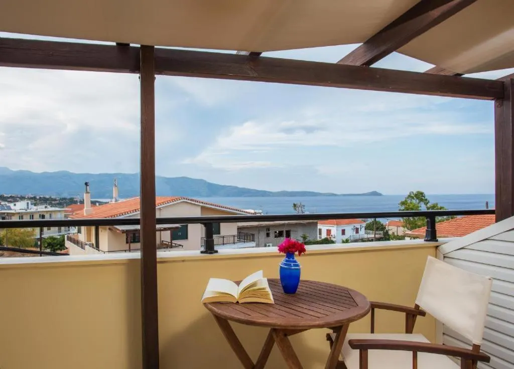 Malvasia Corner Studios - ex Romeo's House