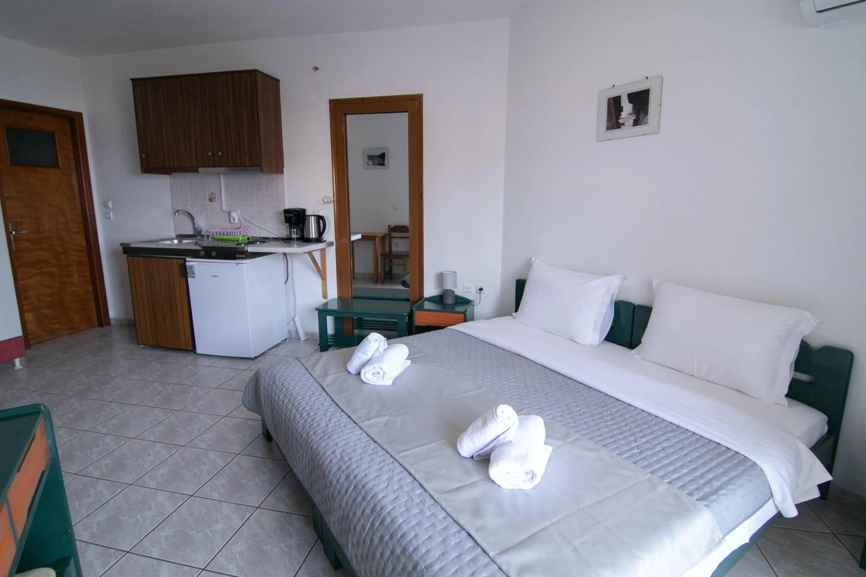 Bed in Malvasia Corner Studios - ex Romeo's House