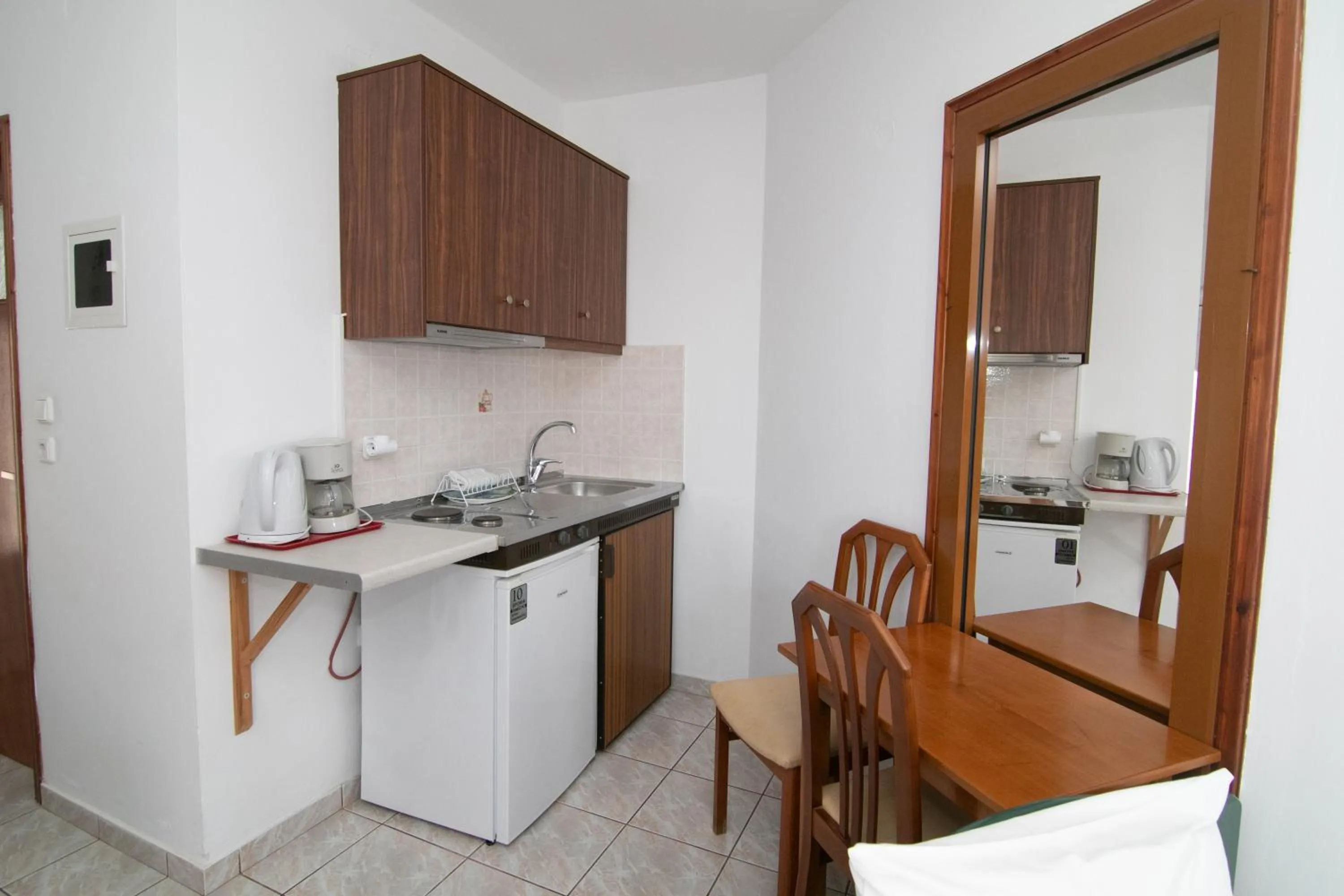 Malvasia Corner Studios - ex Romeo's House