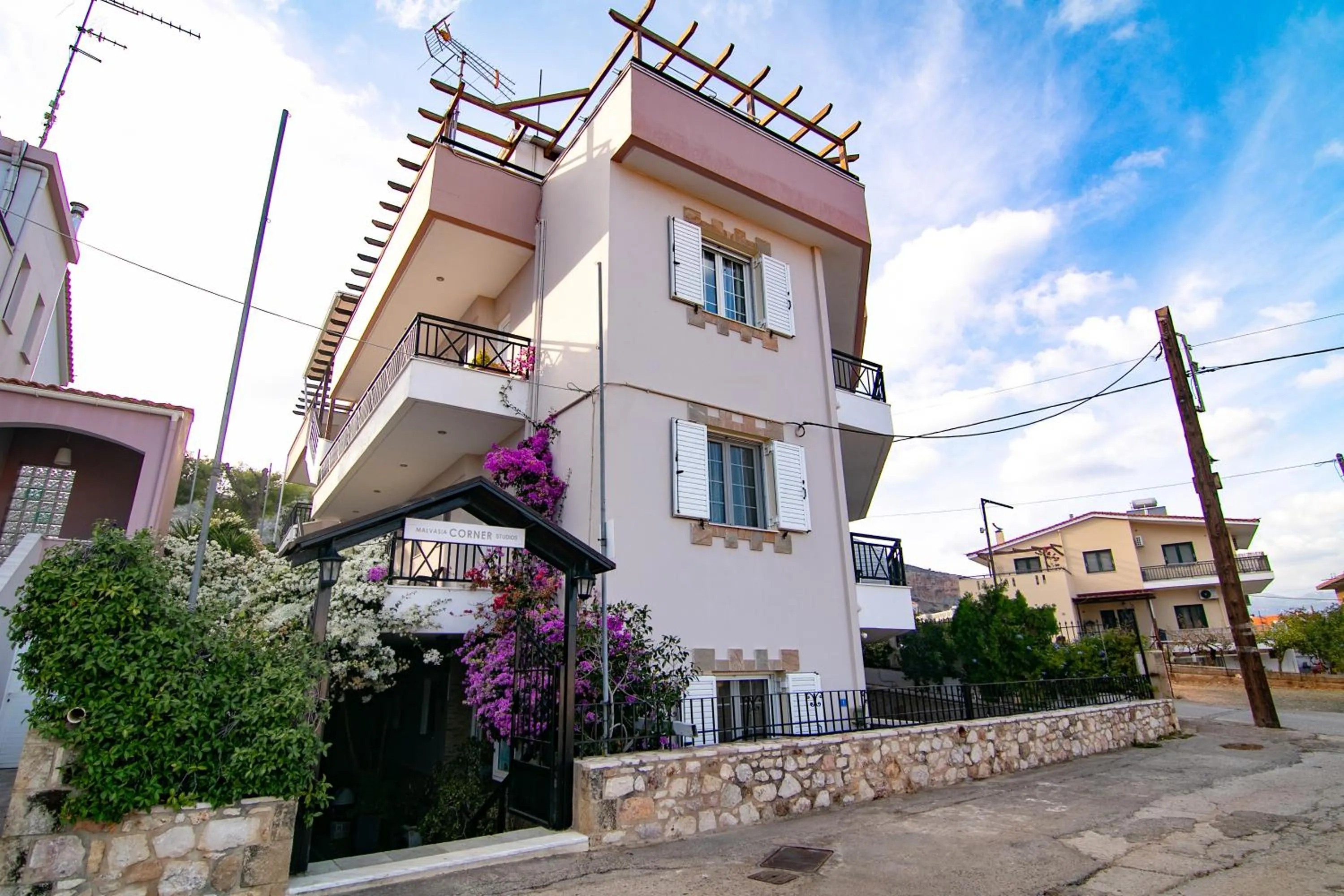 Malvasia Corner Studios - ex Romeo's House