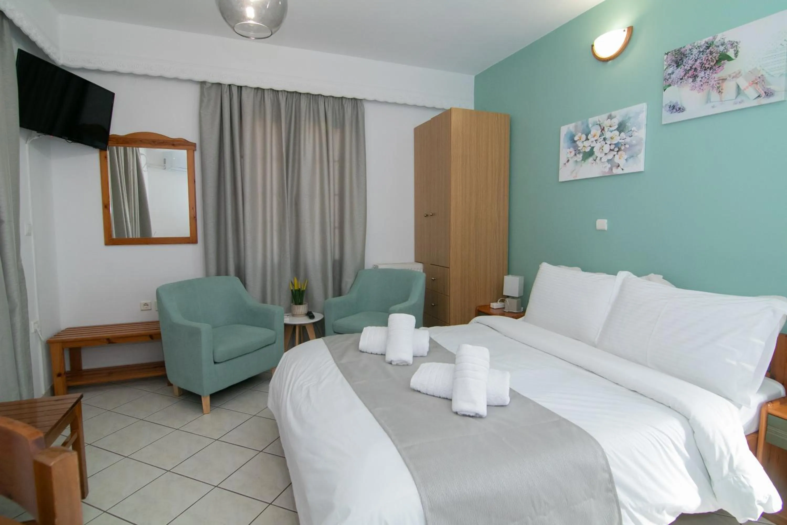 Bed in Malvasia Corner Studios - ex Romeo's House