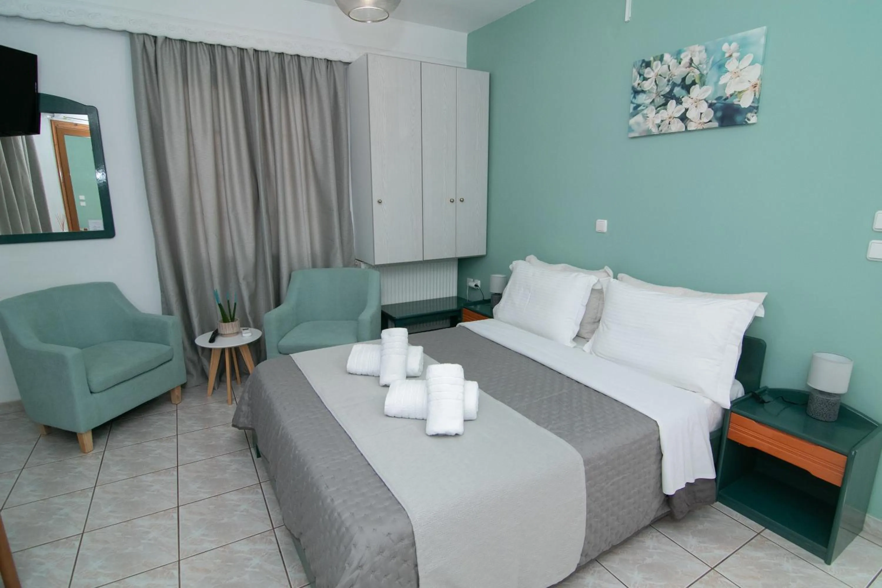 Bed in Malvasia Corner Studios - ex Romeo's House