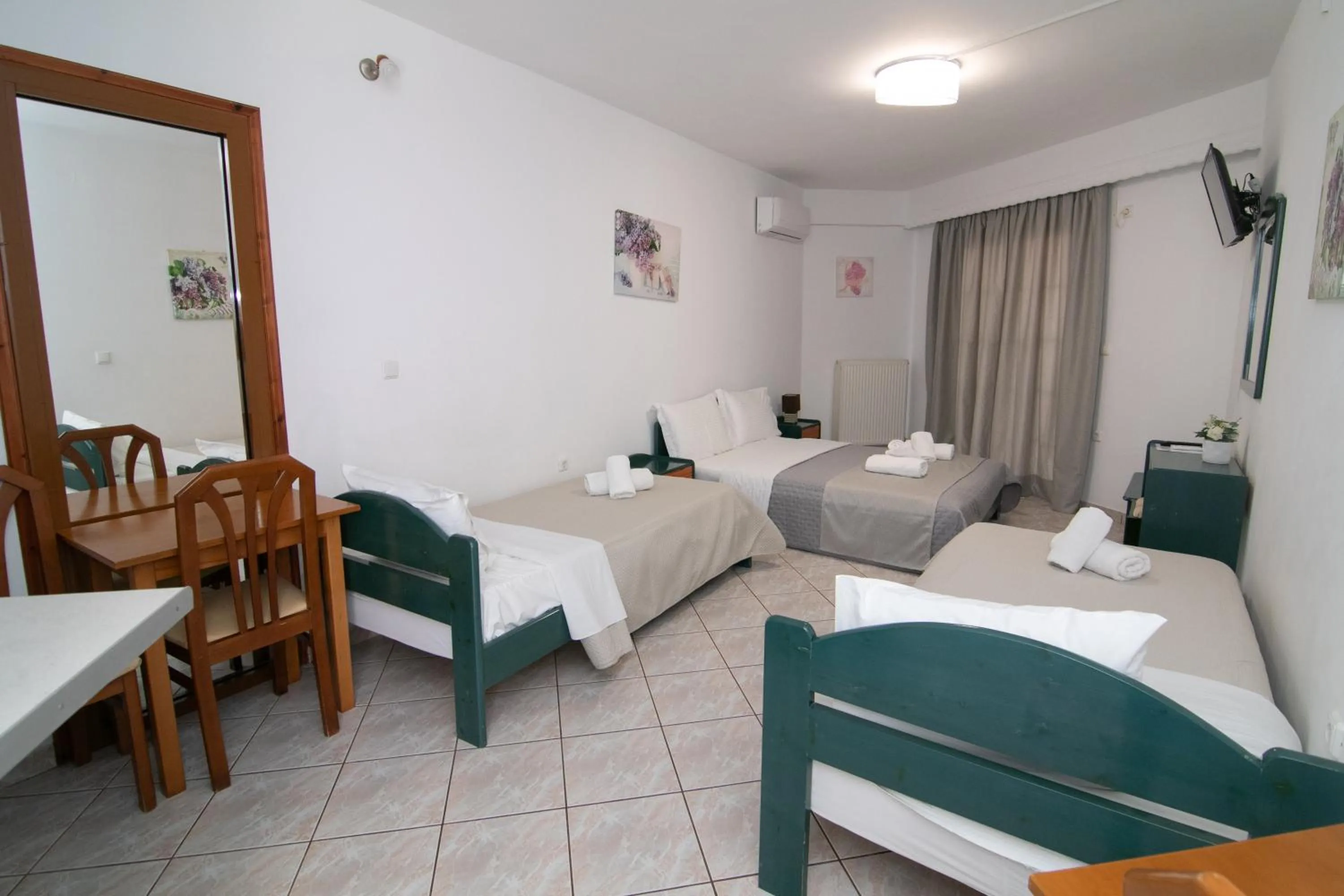 Bed in Malvasia Corner Studios - ex Romeo's House