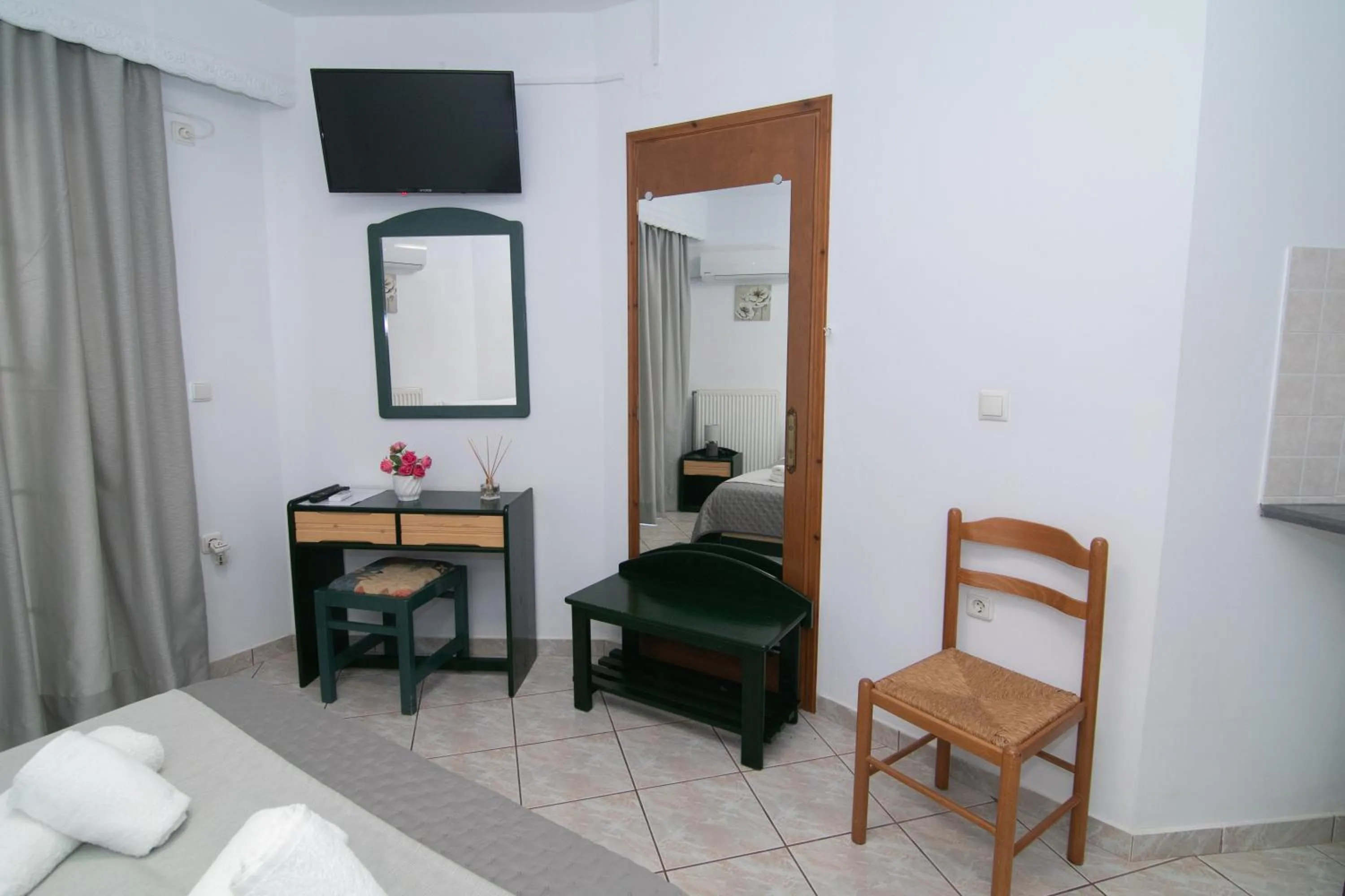 Bed in Malvasia Corner Studios - ex Romeo's House