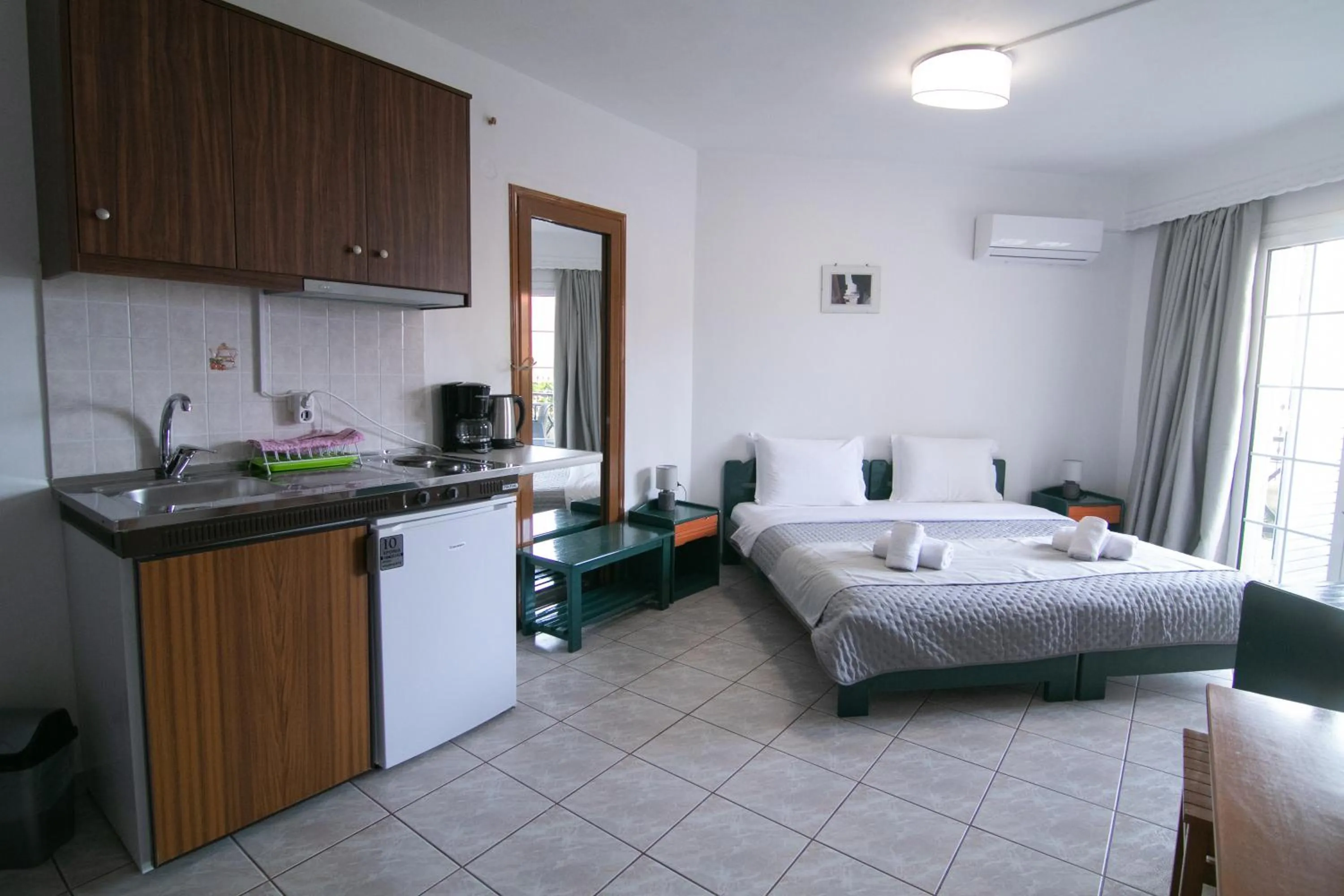 Bed in Malvasia Corner Studios - ex Romeo's House