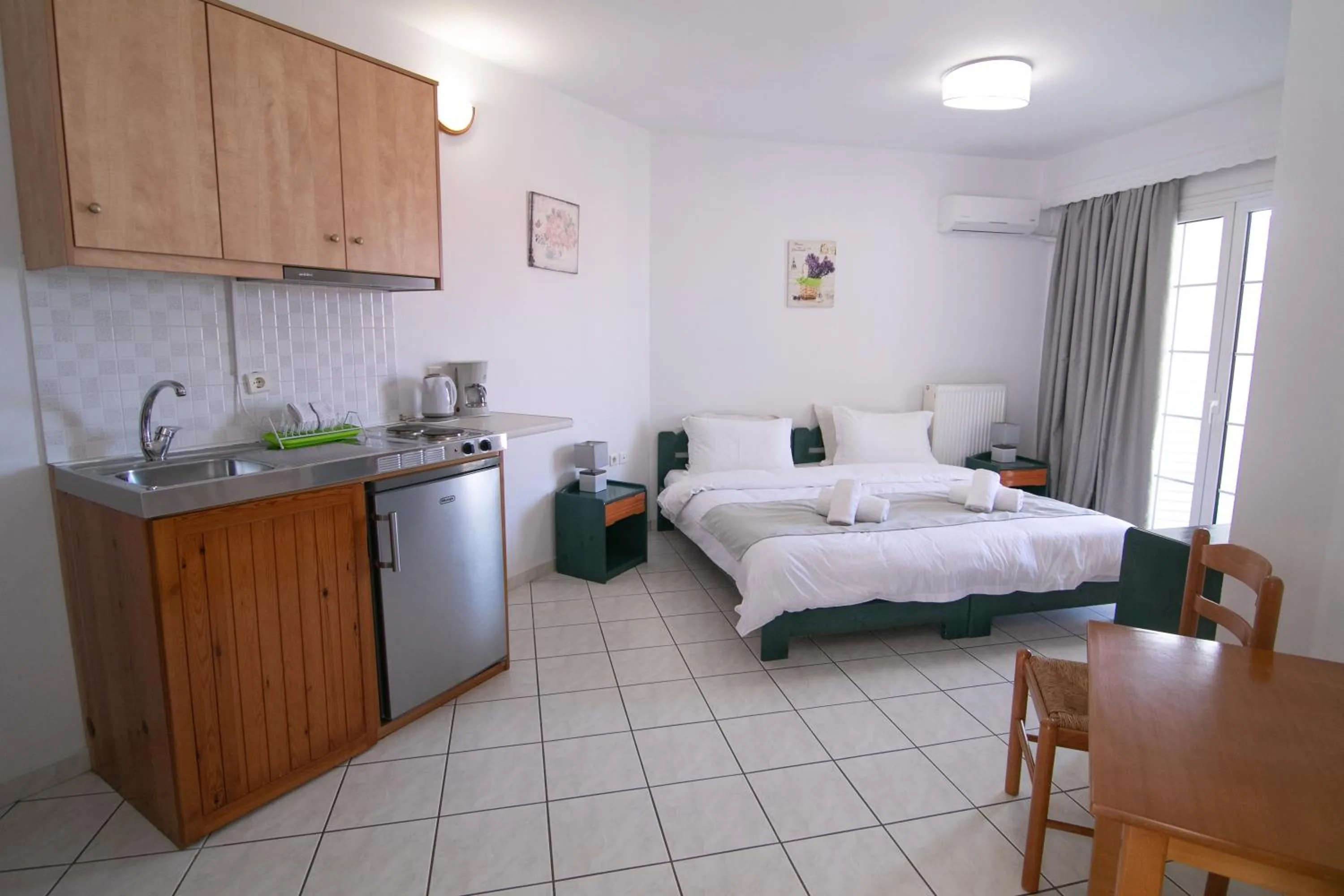 Bed in Malvasia Corner Studios - ex Romeo's House