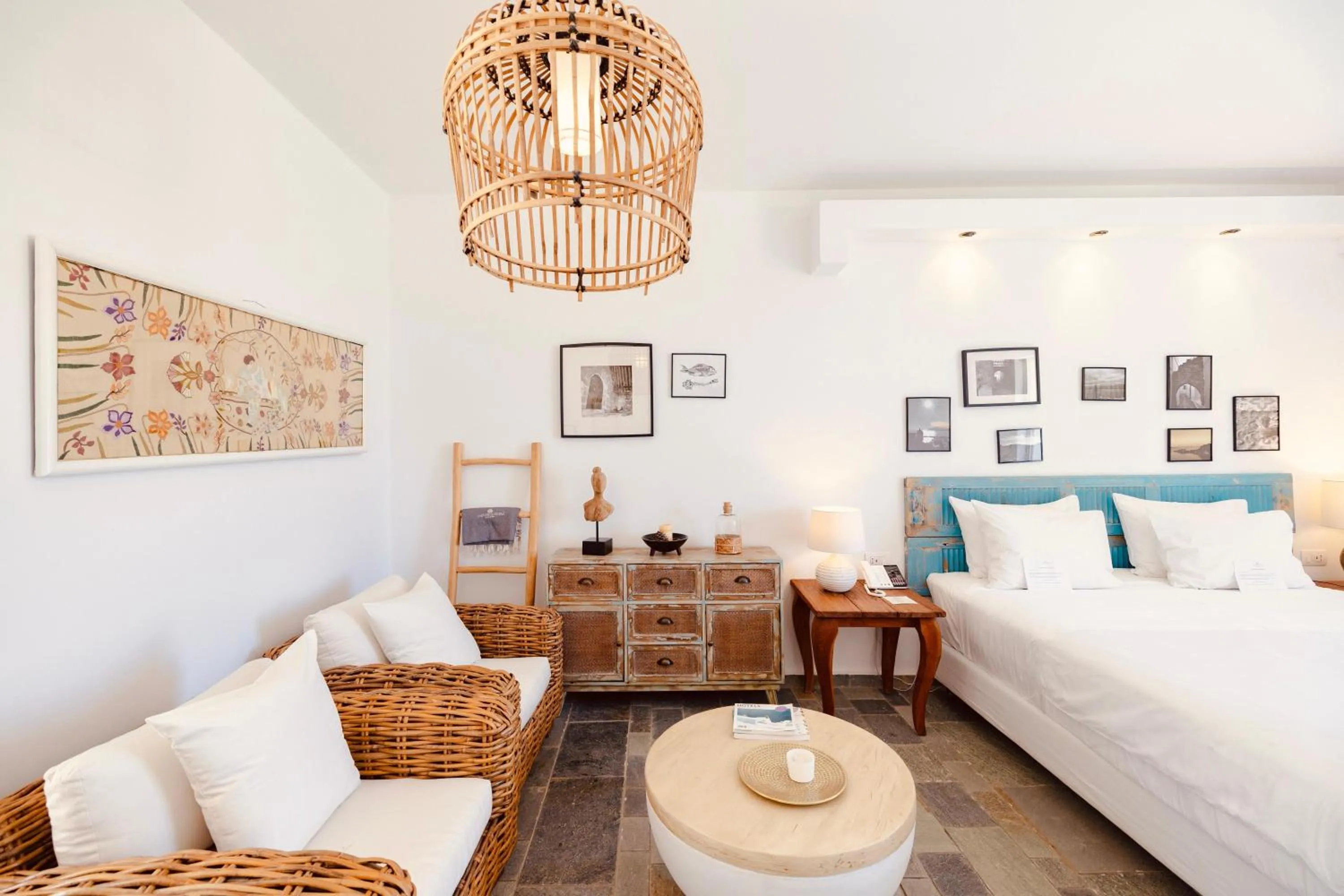 Photo of the whole room, Bed in Caesars Gardens Hotel & Spa - Adults Only