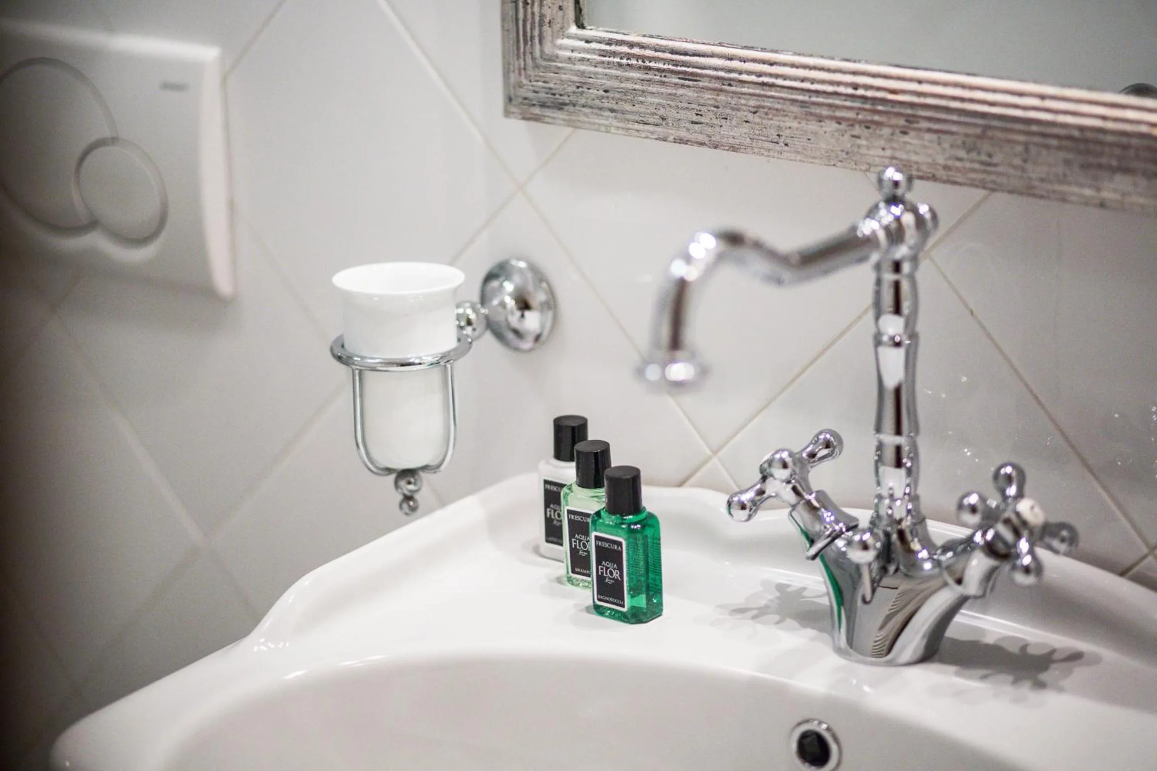 Toilet in Hotel Burchianti