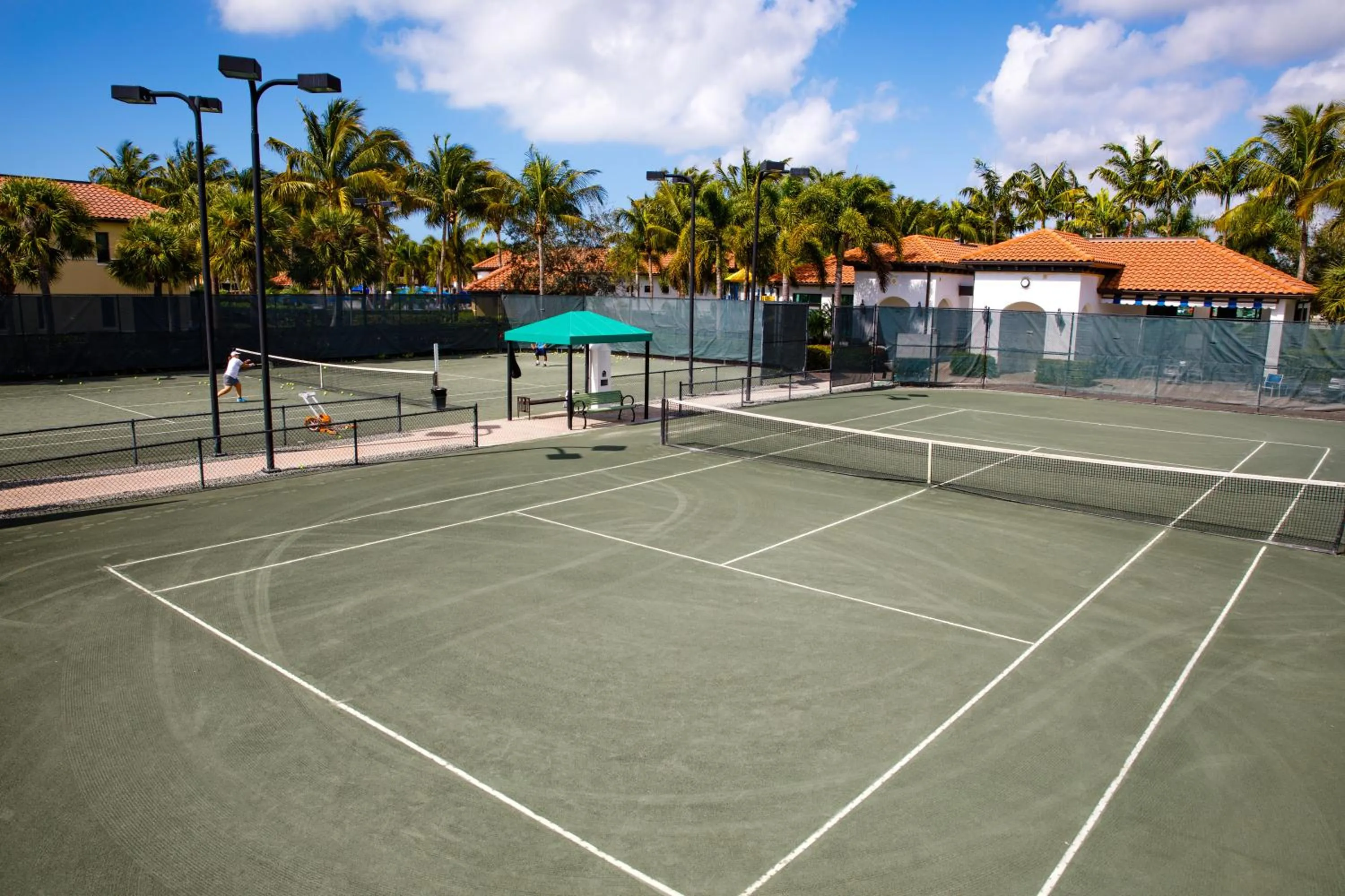 Tennis court in Naples Bay Resort and Marina