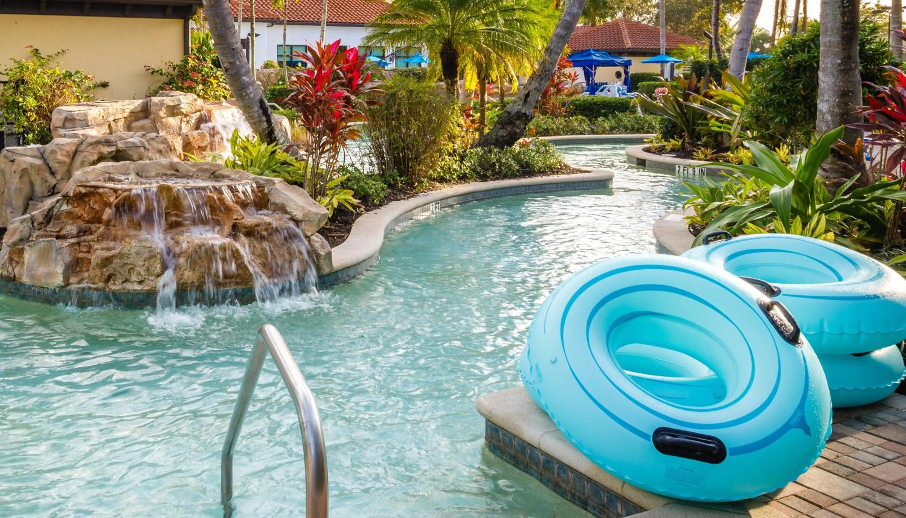 Hot Tub in Naples Bay Resort and Marina