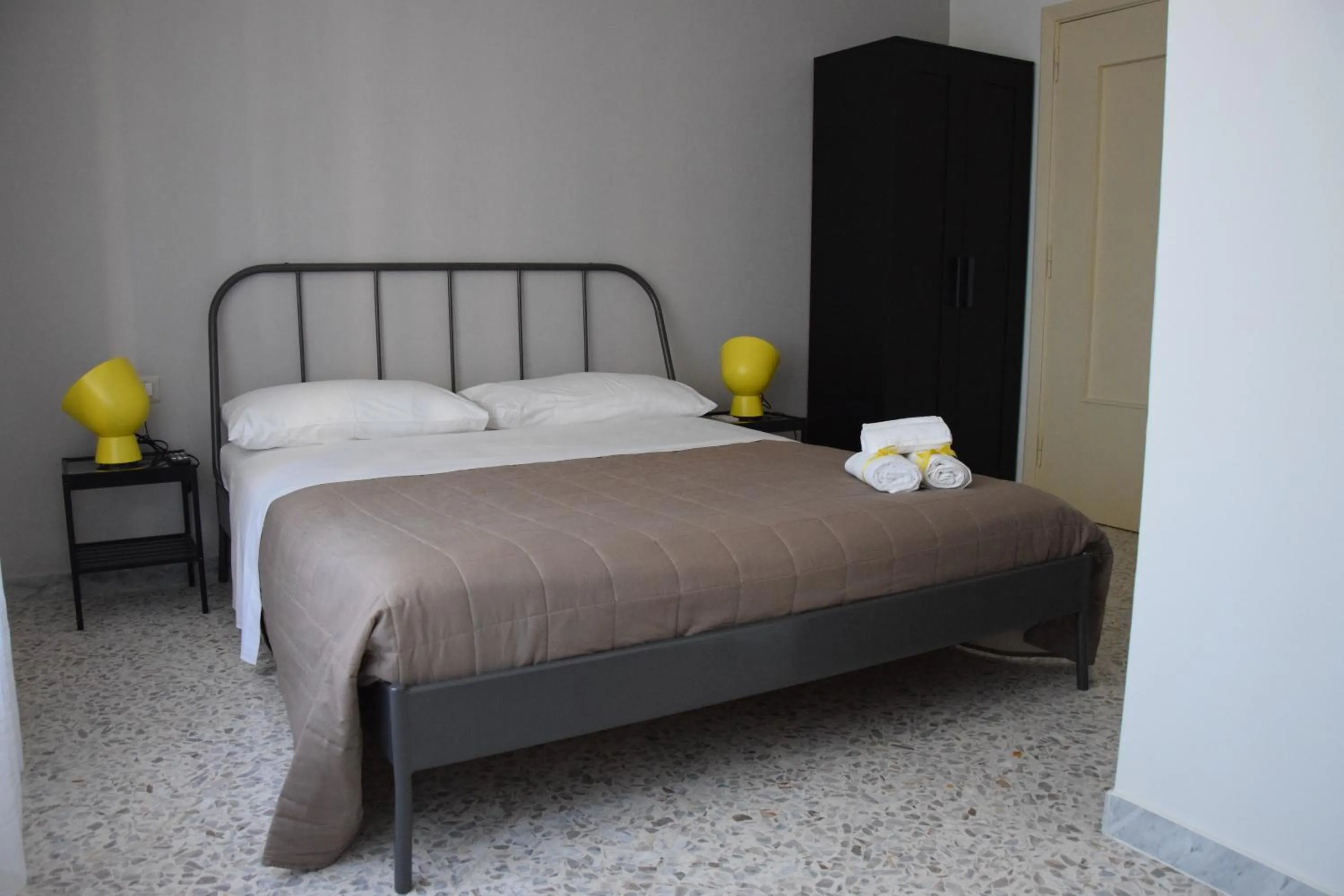 Decorative detail, Bed in San Lorenzo