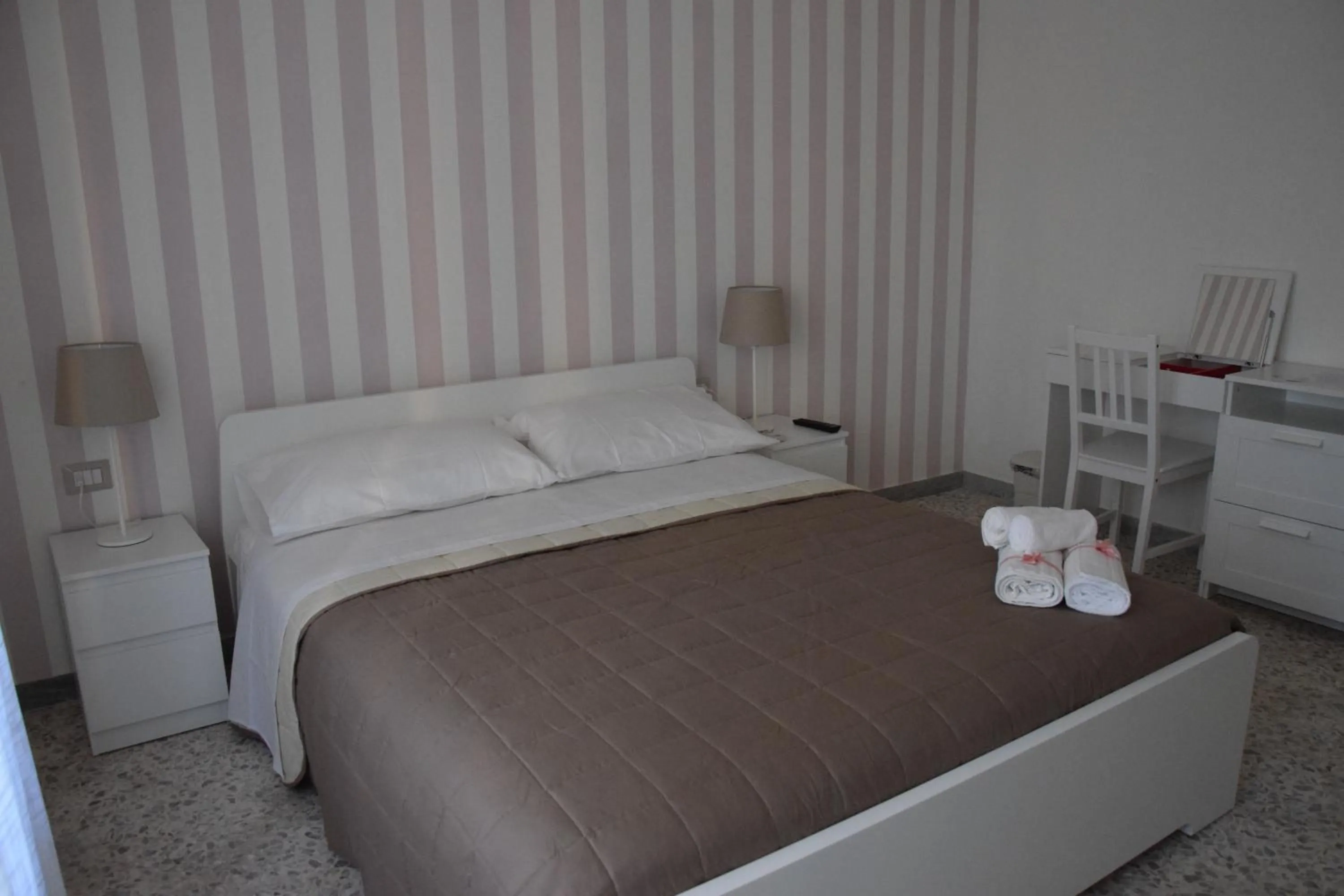 Decorative detail, Bed in San Lorenzo