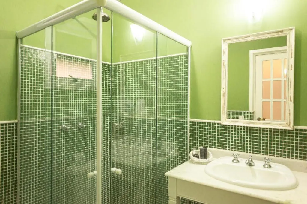 Bathroom in Pousada Corsario Buzios