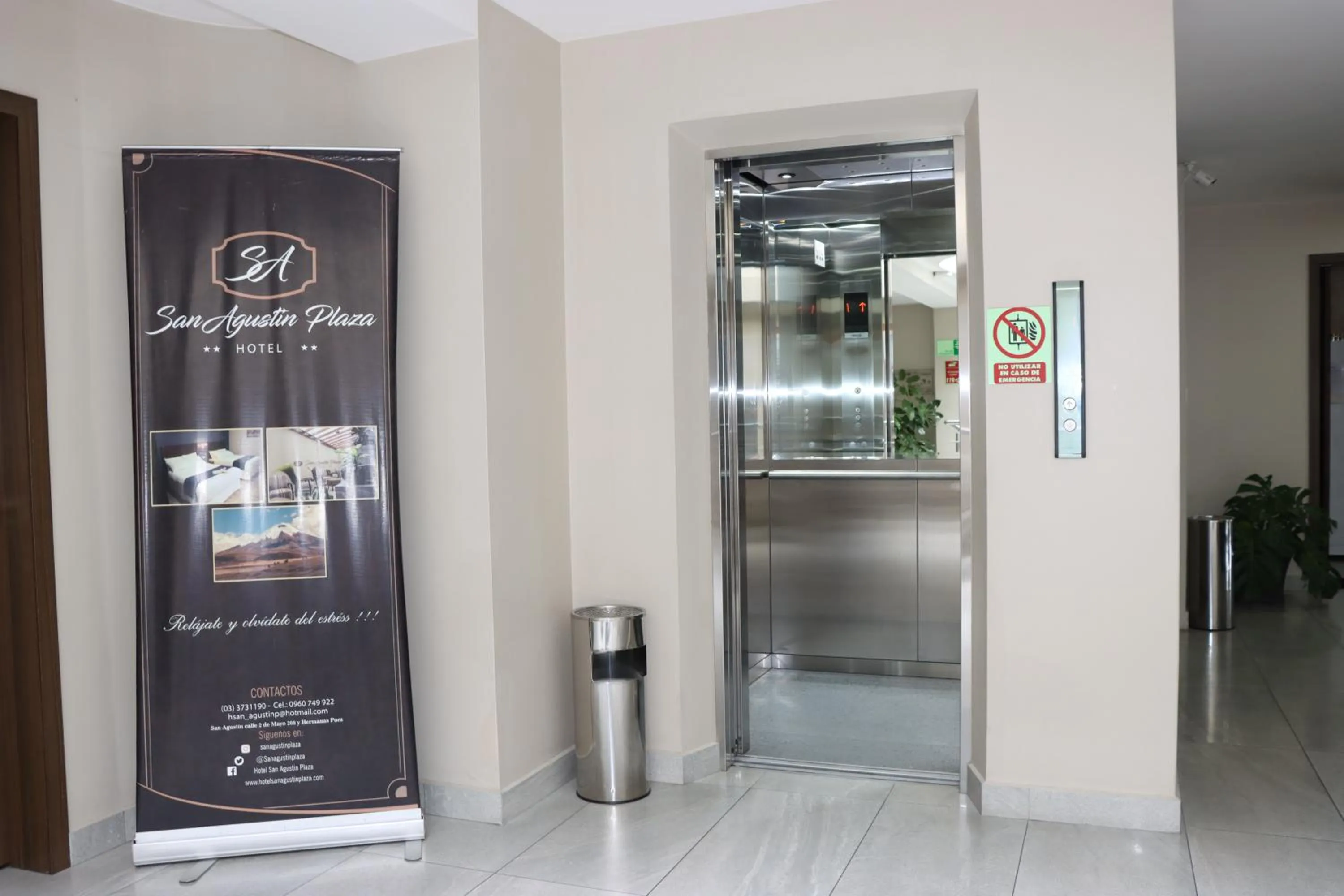 elevator in Hotel San Agustin Plaza