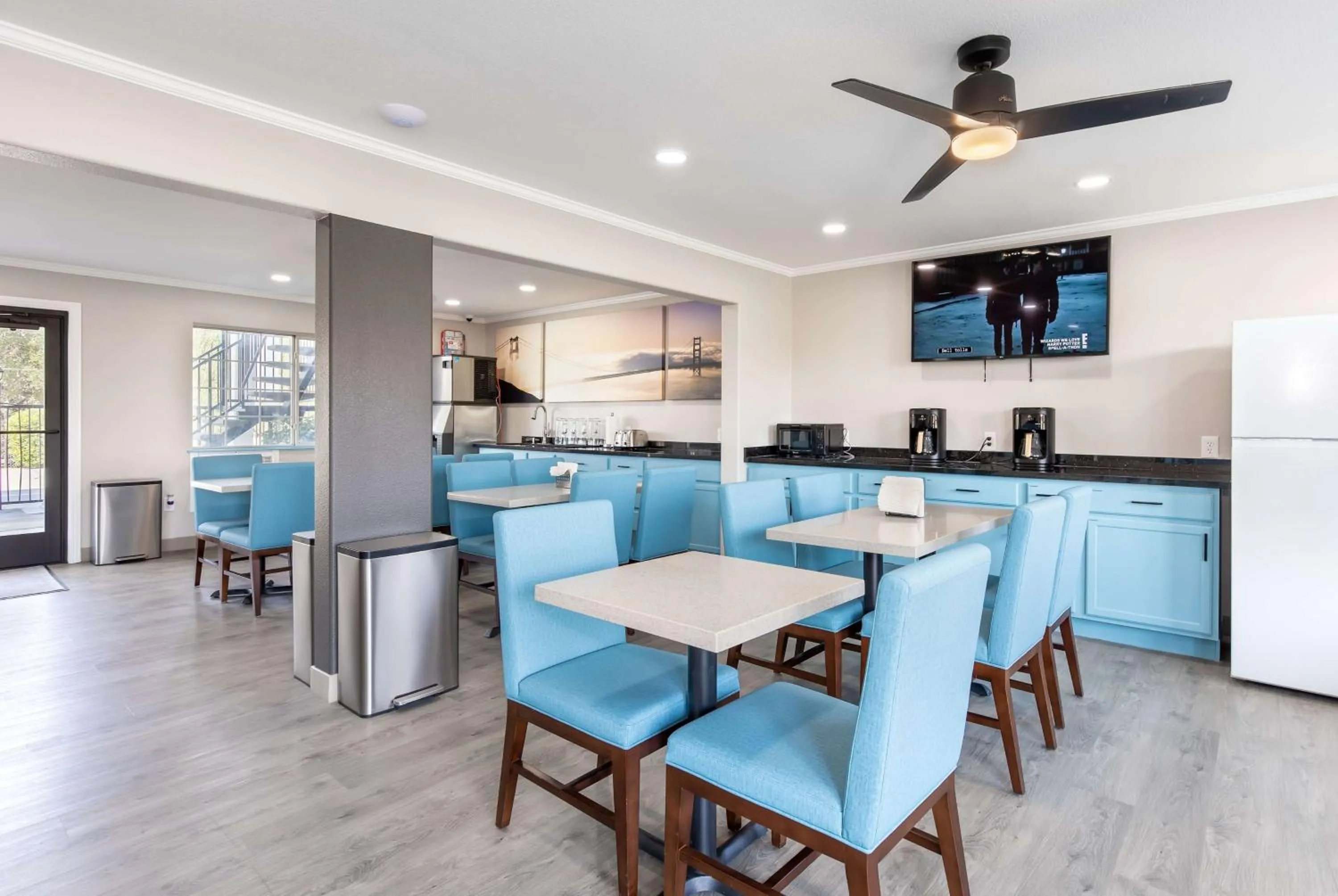 Restaurant/places to eat in Days Inn by Wyndham Red Bluff