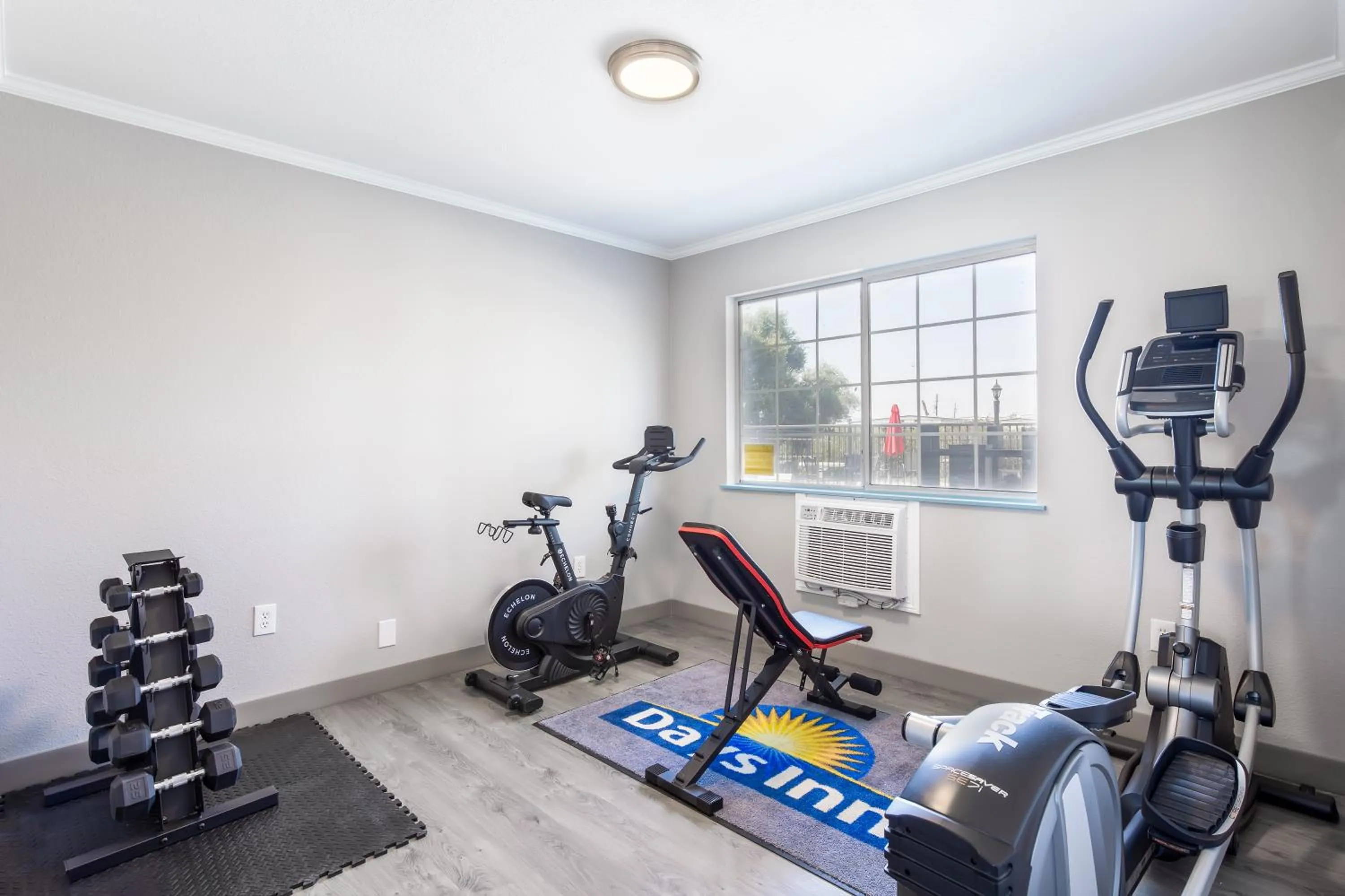 Fitness centre/facilities in Days Inn by Wyndham Red Bluff