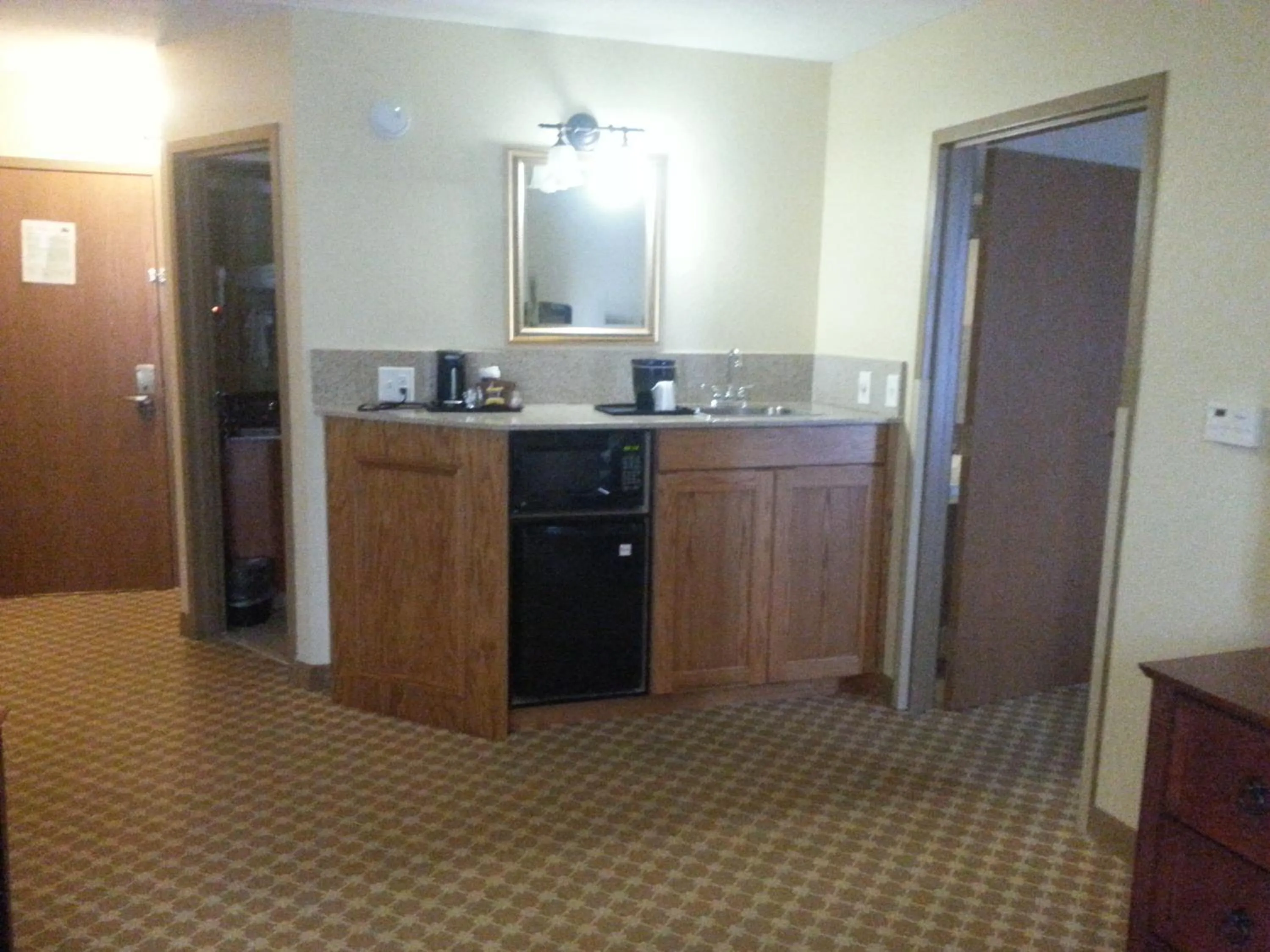 Kitchen or kitchenette in Quality Inn & Suites