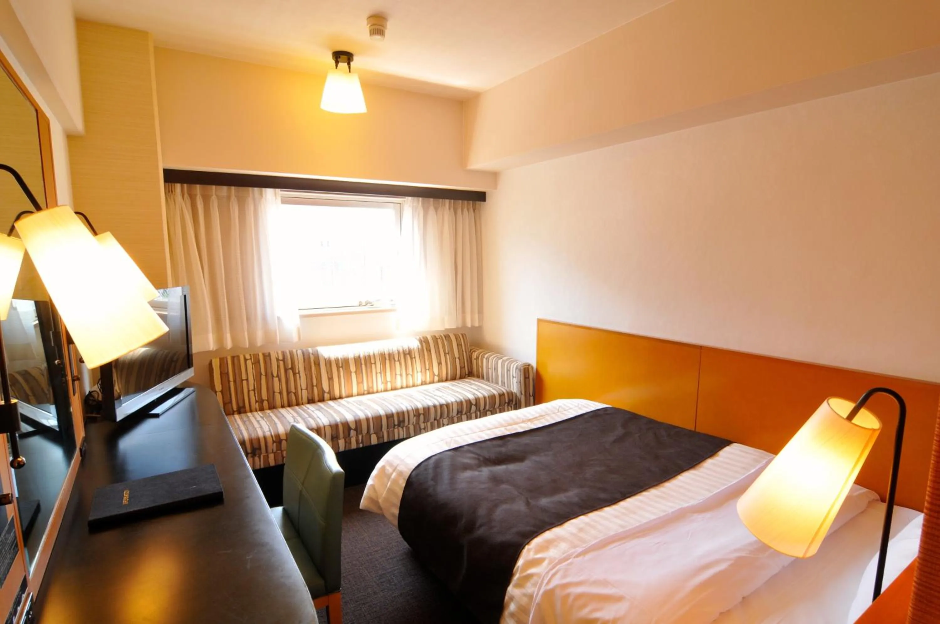 Photo of the whole room, Bed in Hotel Listel Shinjuku