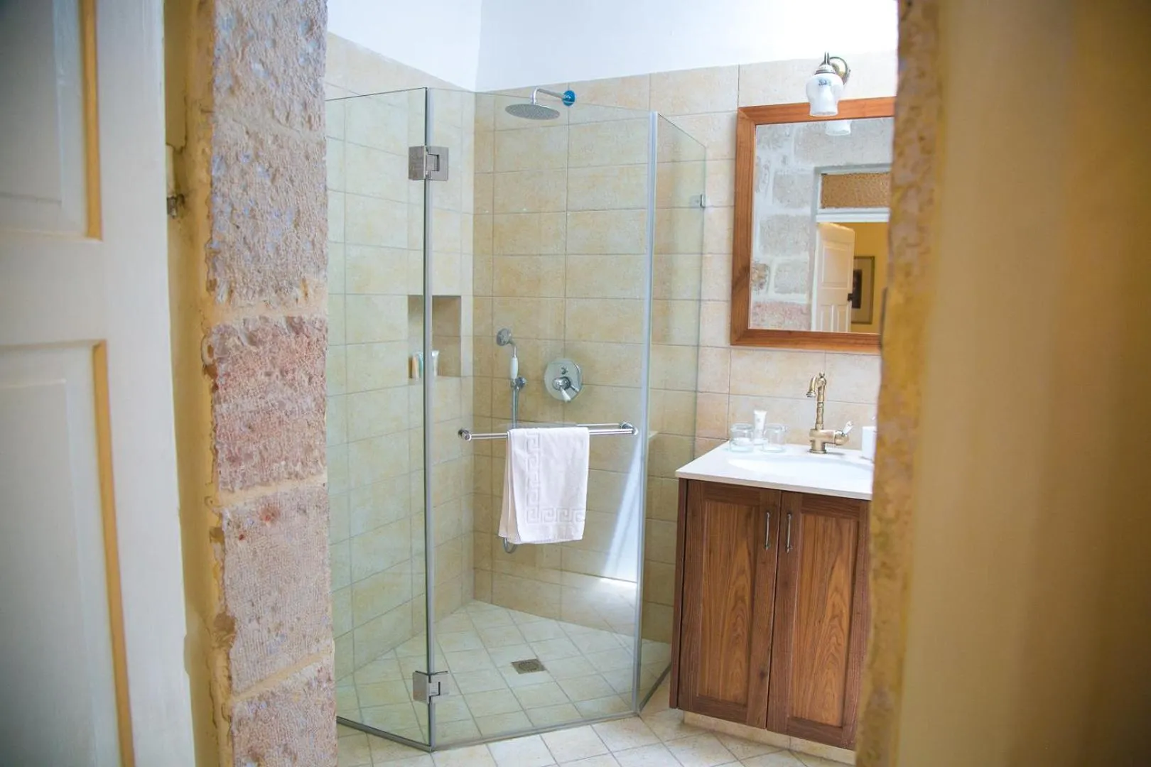 Shower in The Templer Inn