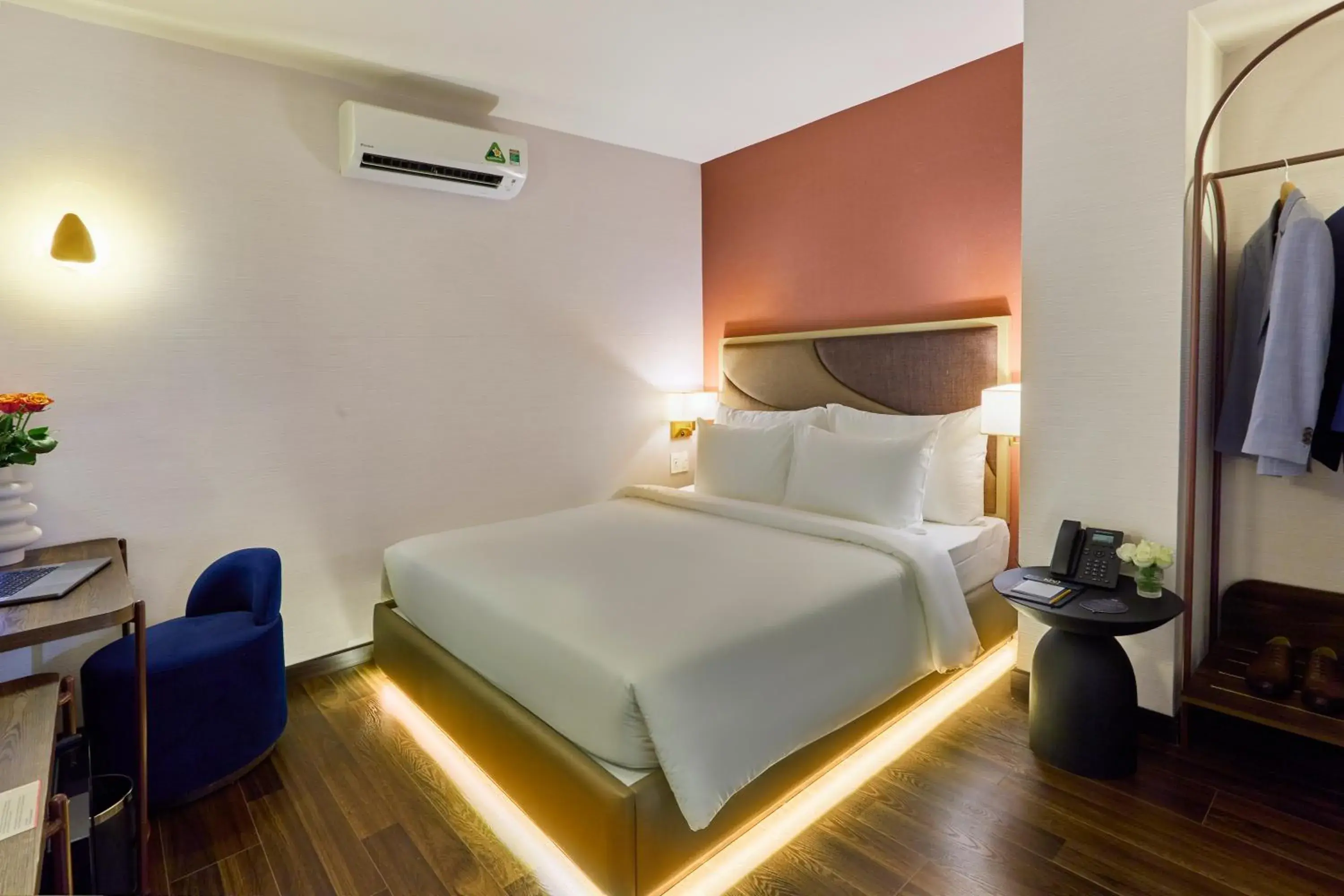 Deluxe Double No Window in Kin Hotel Ly Tu Trong Deluxe Double No Window in Kin Hotel Ly Tu Trong