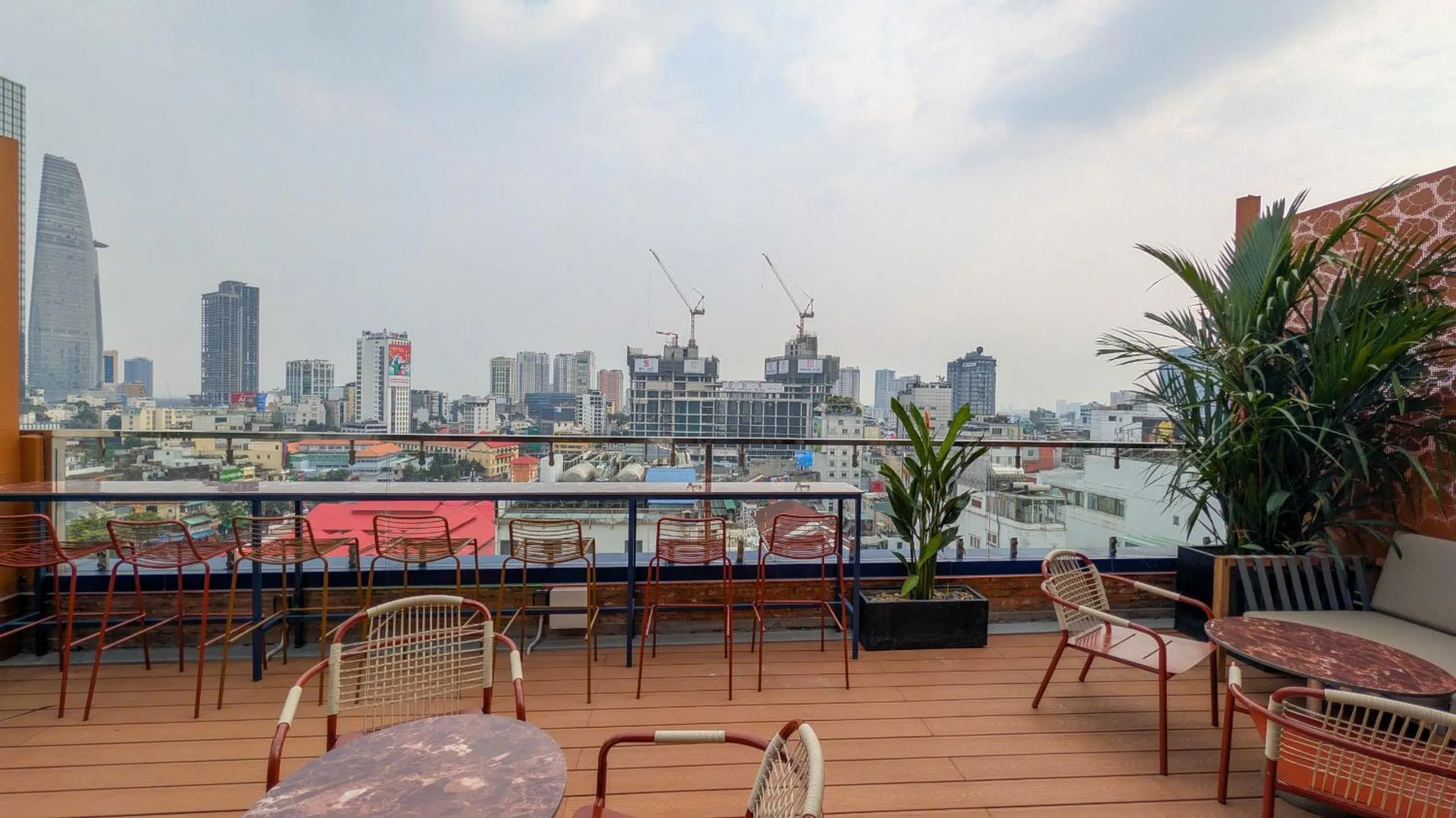 Lounge or bar in KiN Hotel Ly Tu Trong Edition