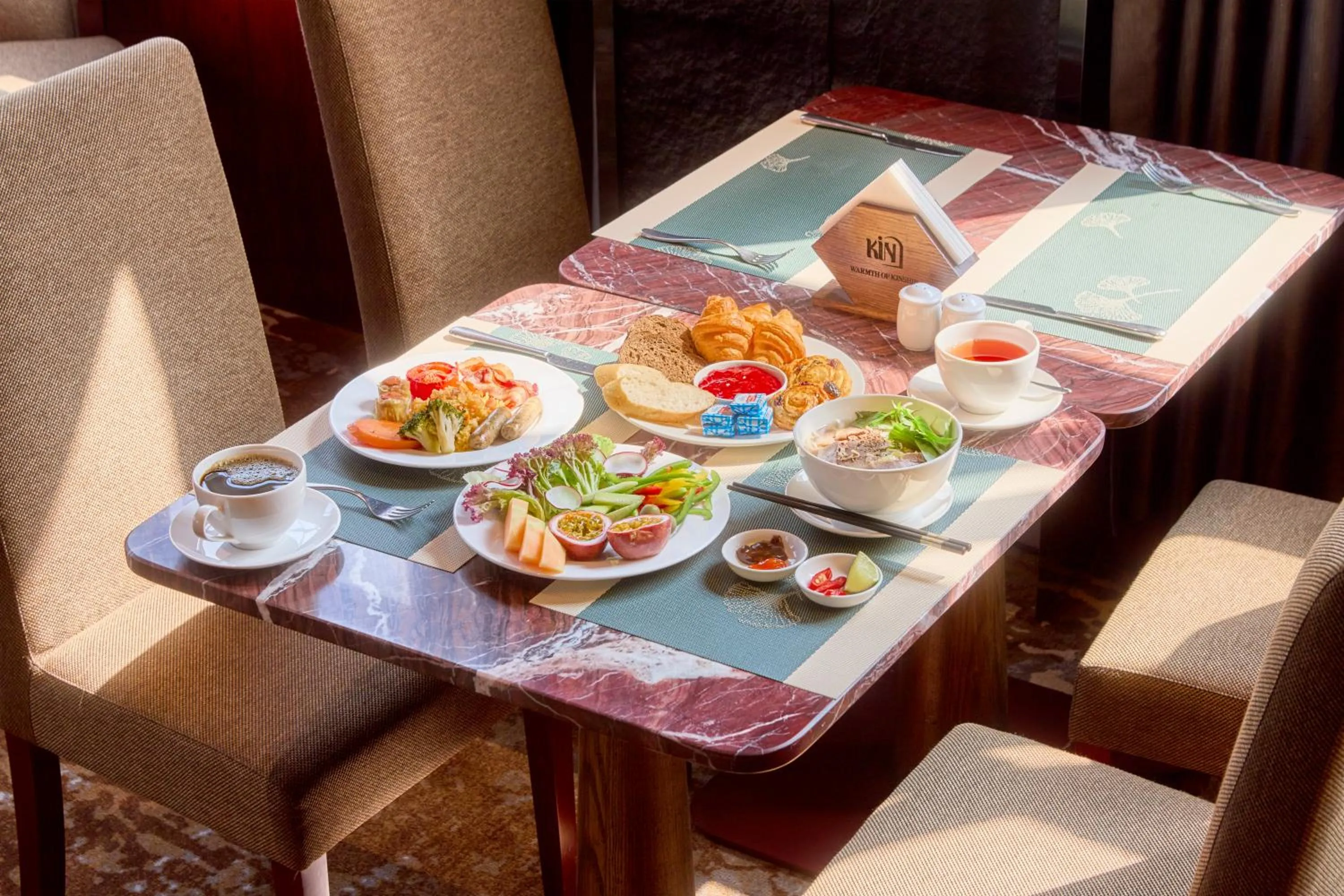 Restaurant/places to eat in Kin Hotel Ly Tu Trong