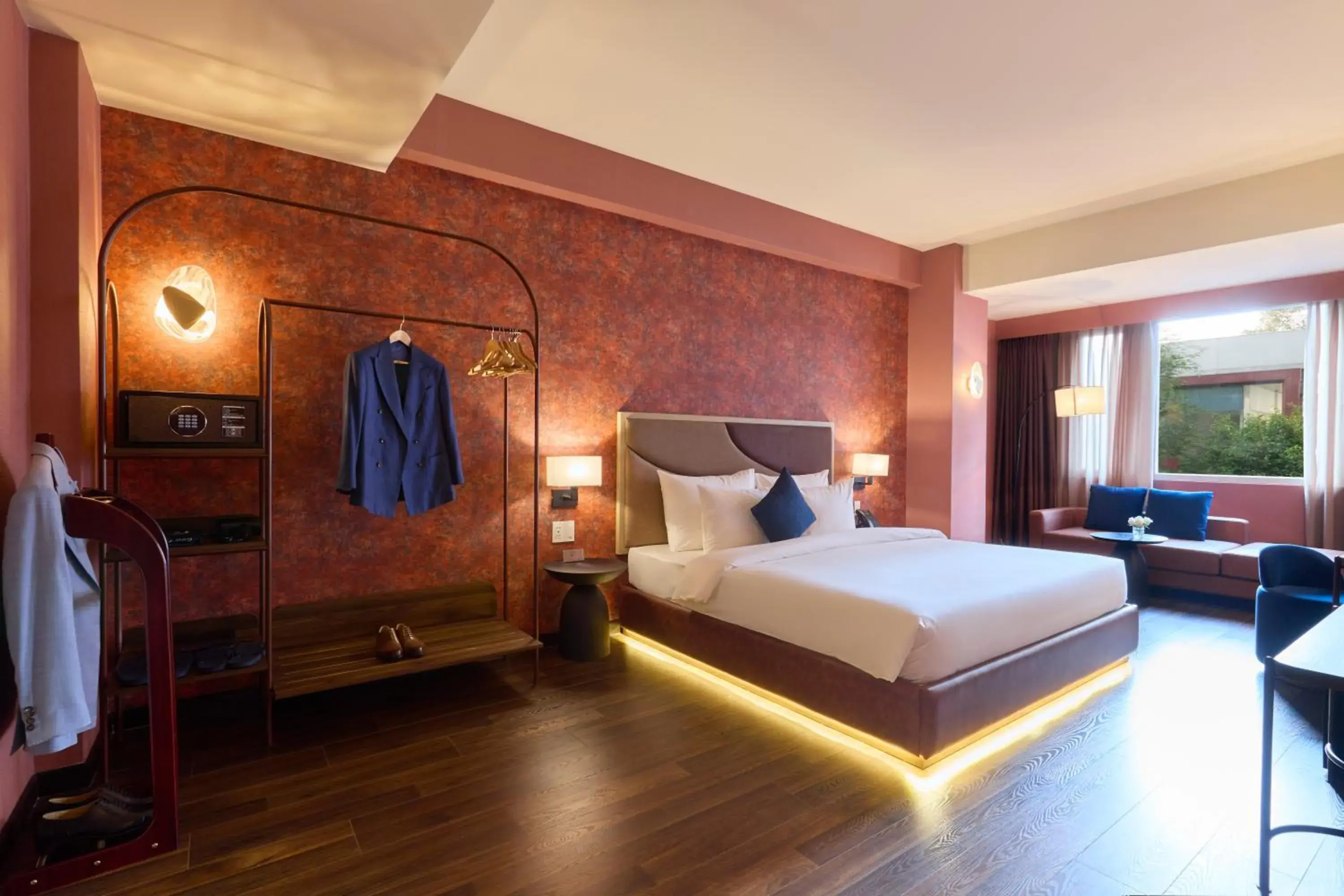 Kin Signature Suite in Kin Hotel Ly Tu Trong Kin Signature Suite in Kin Hotel Ly Tu Trong