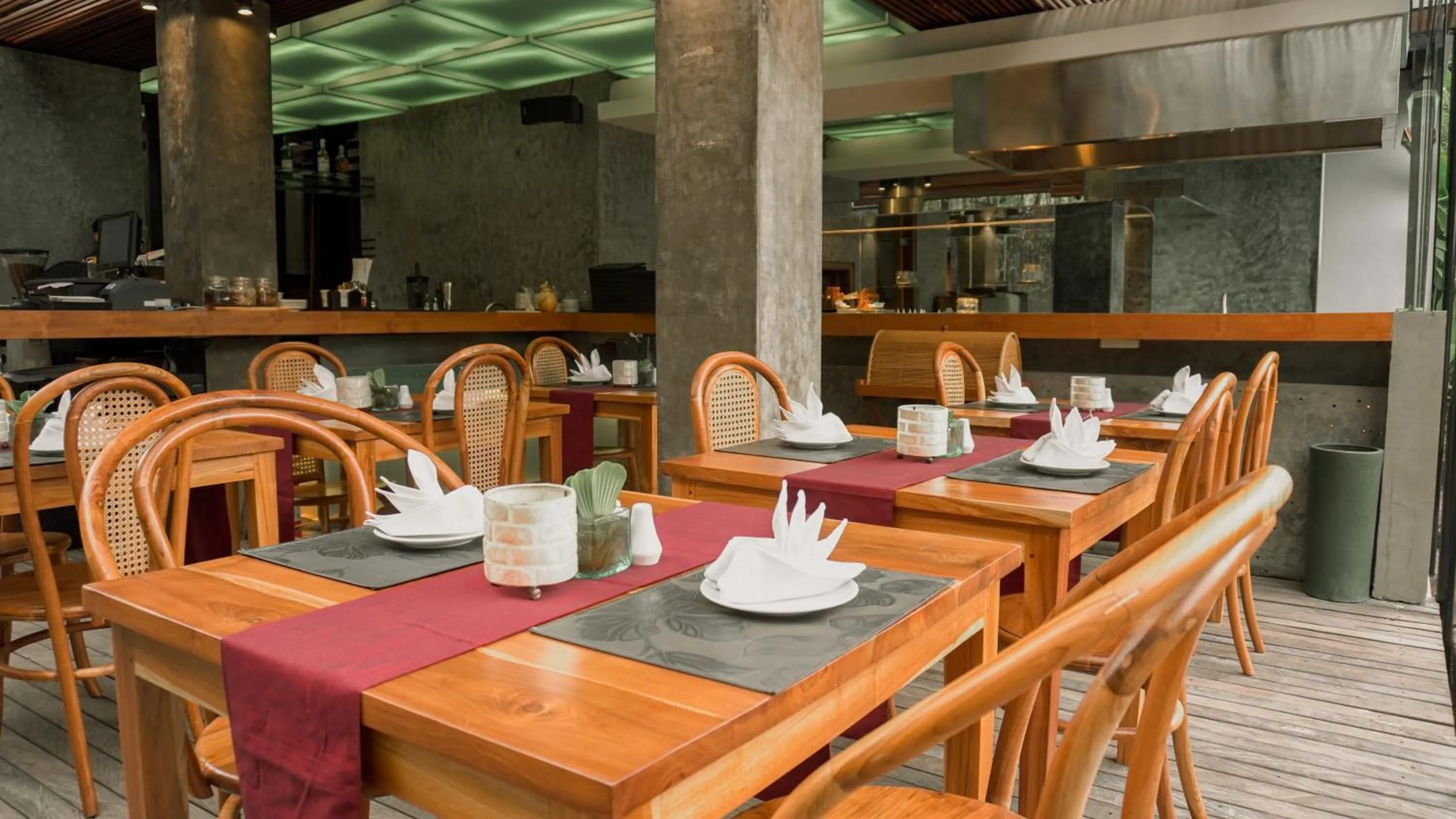 Restaurant/places to eat in Annora Villas Seminyak