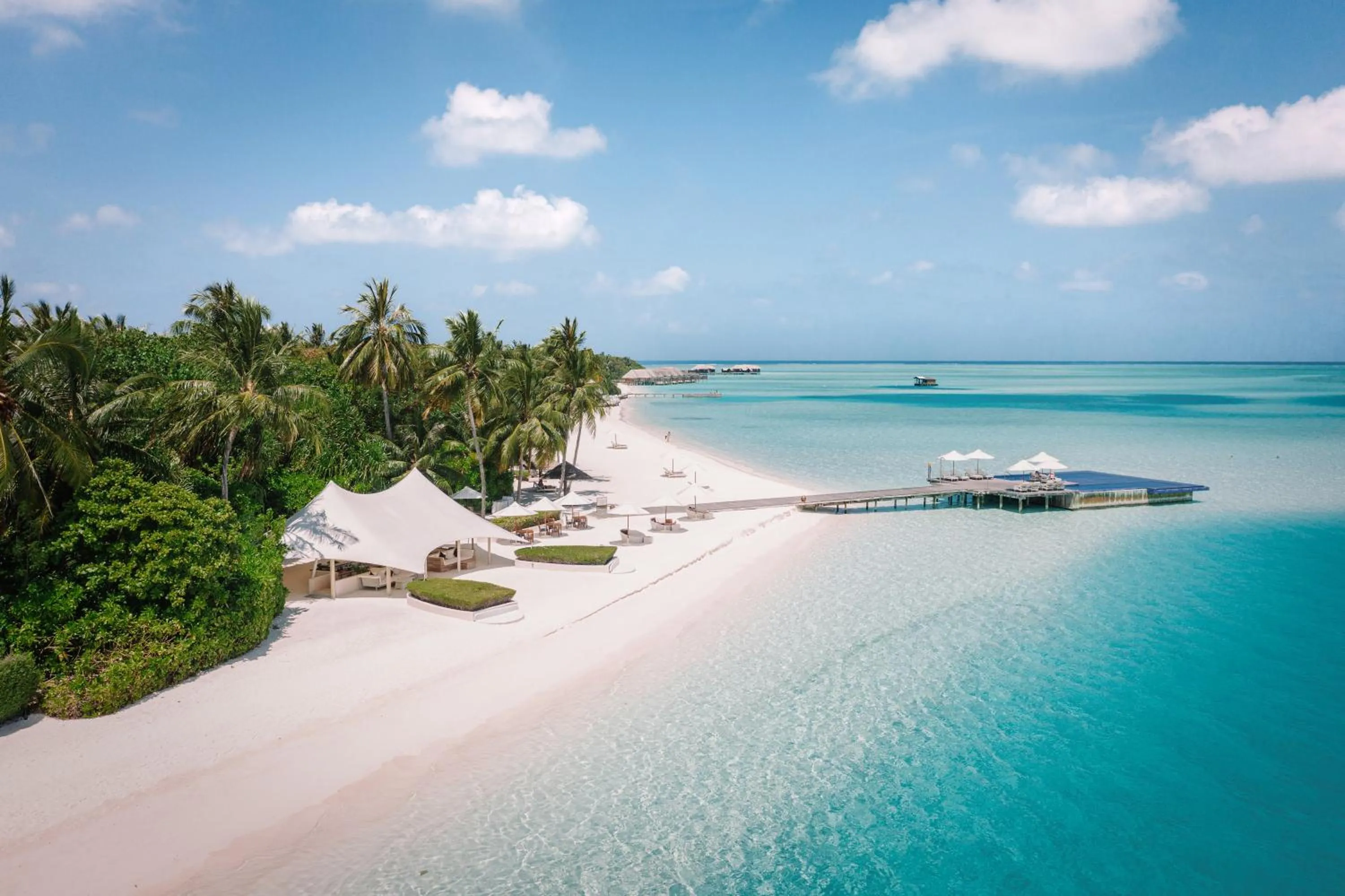 Swimming pool in Conrad Maldives Rangali Island