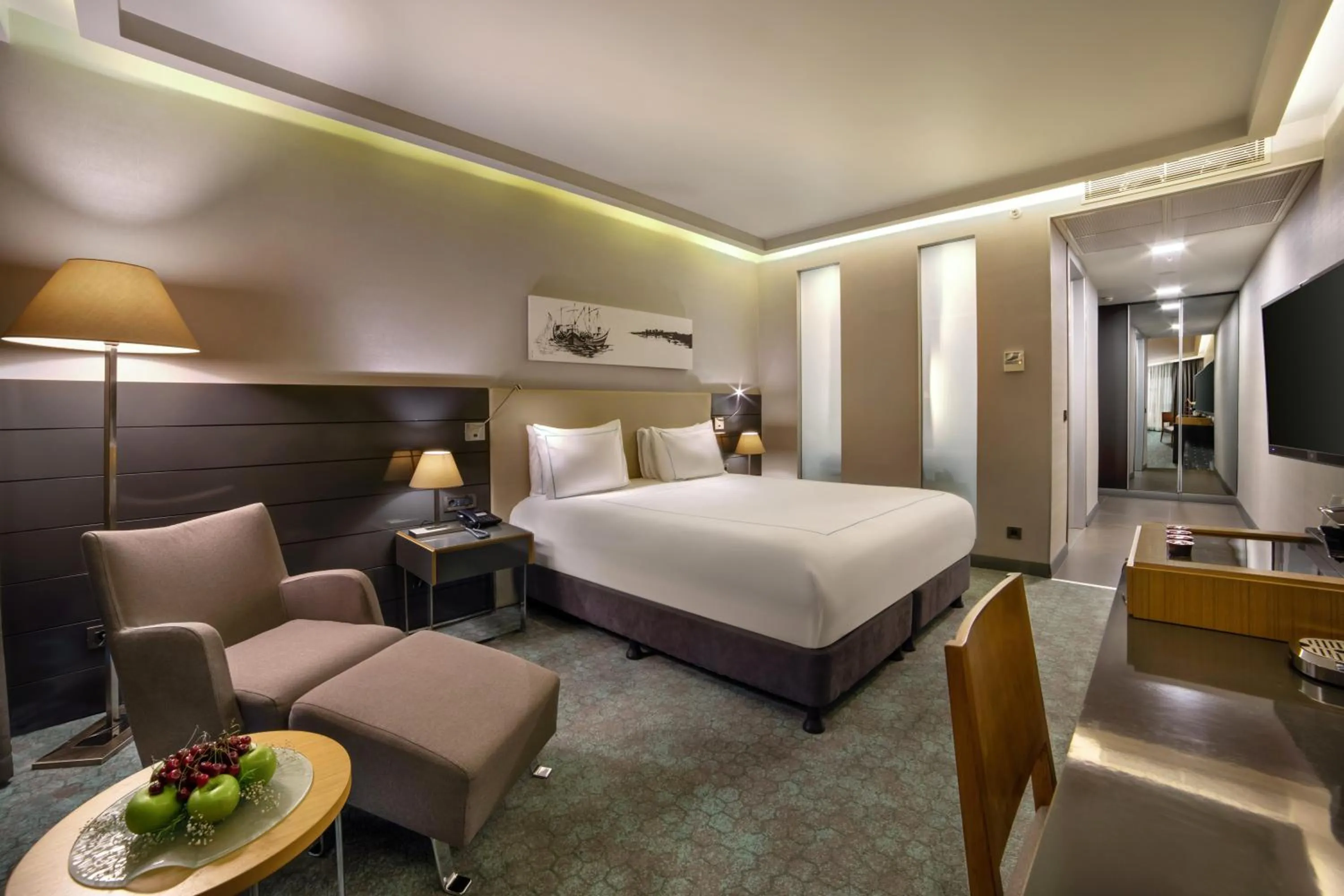 Photo of the whole room, Bed in Divan Corlu