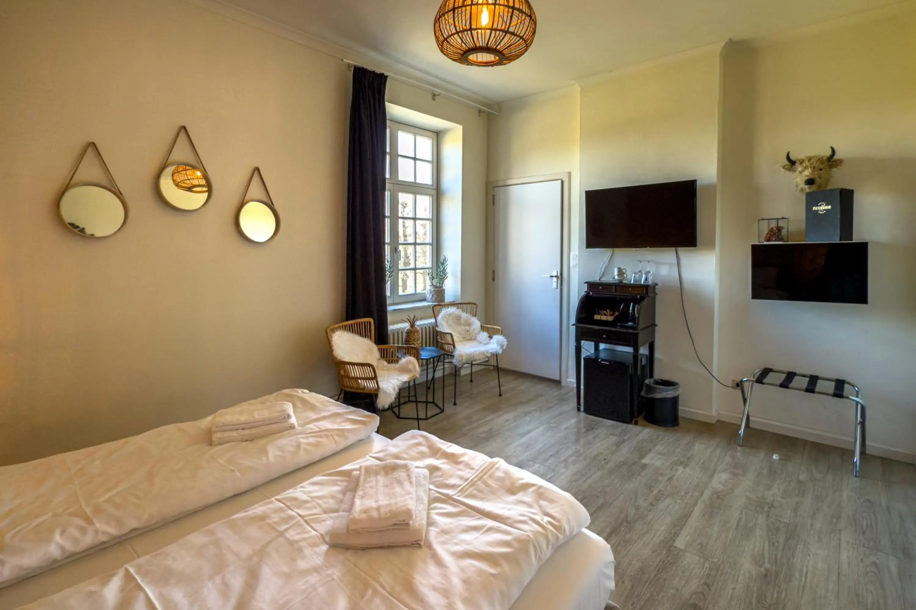 Bedroom, Bed in Kasteel Pietersheim Maastricht - Lanaken